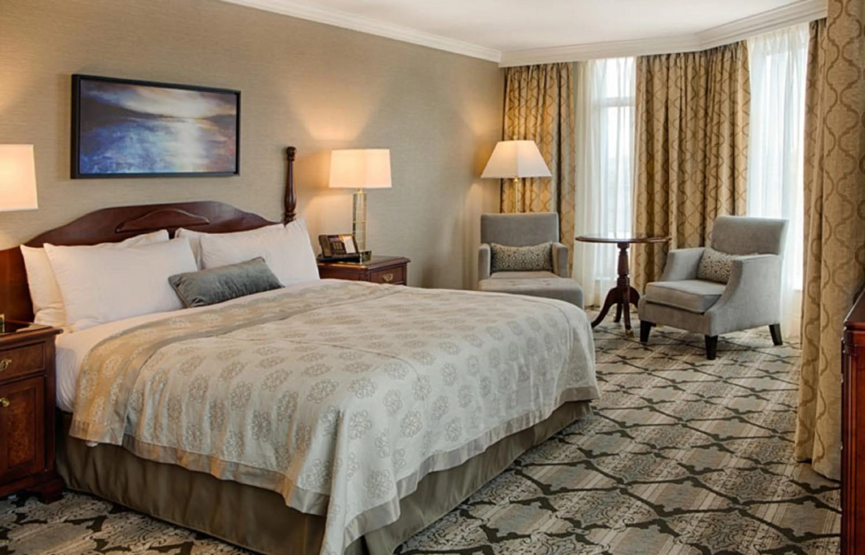 Bed in The Magnolia Hotel & Spa