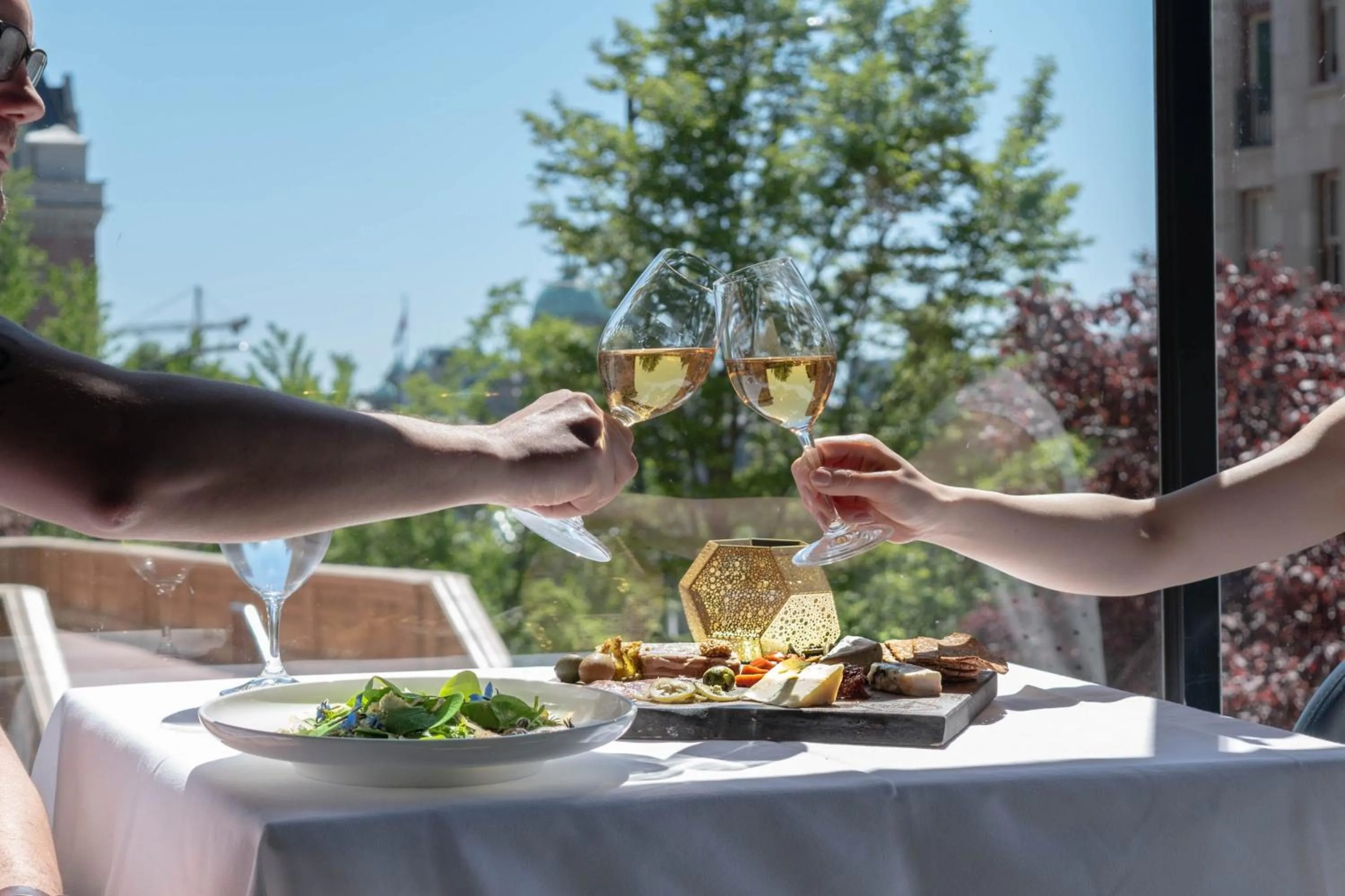 Food and drinks in The Magnolia Hotel & Spa