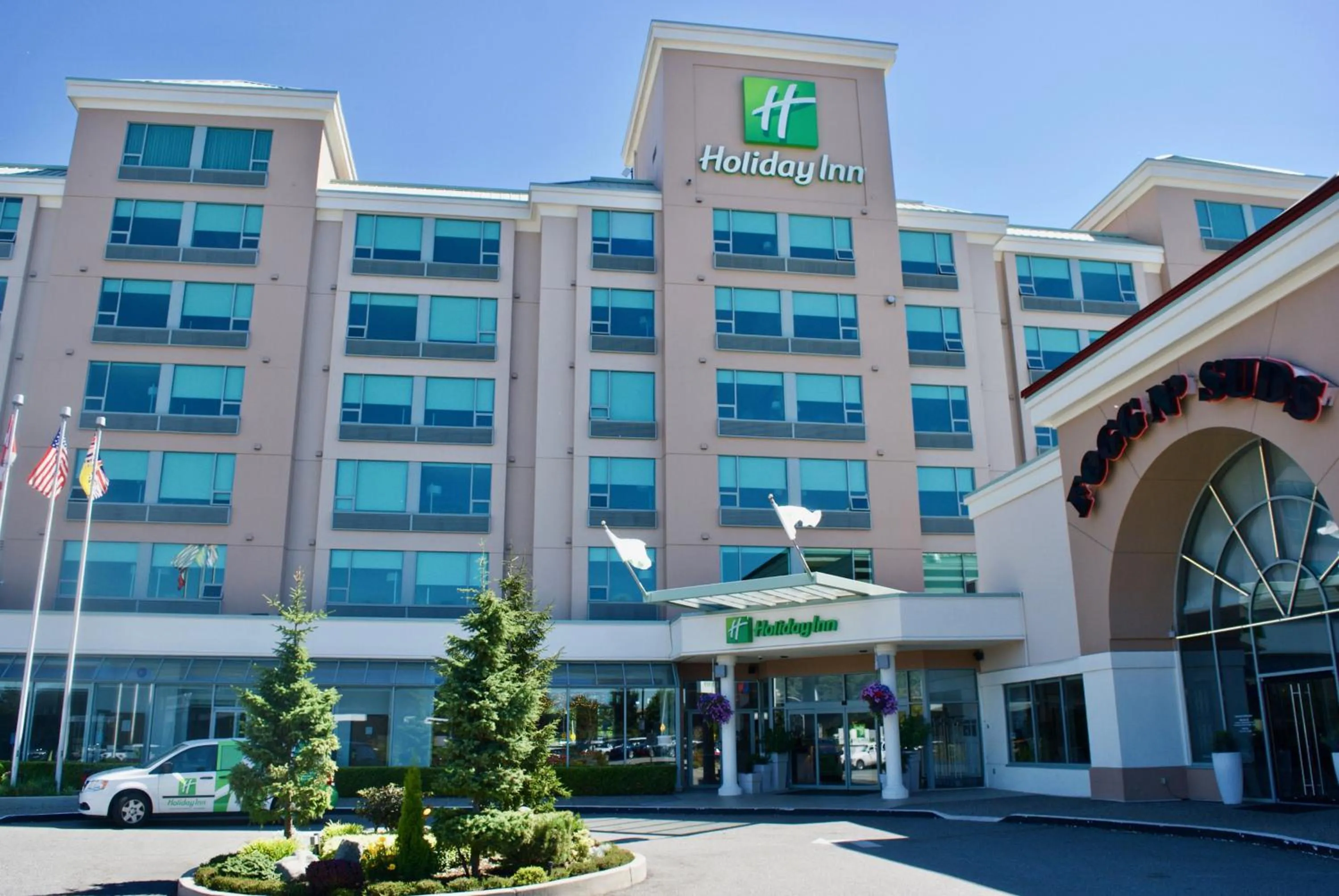 Property building in Holiday Inn Vancouver Airport Richmond by IHG