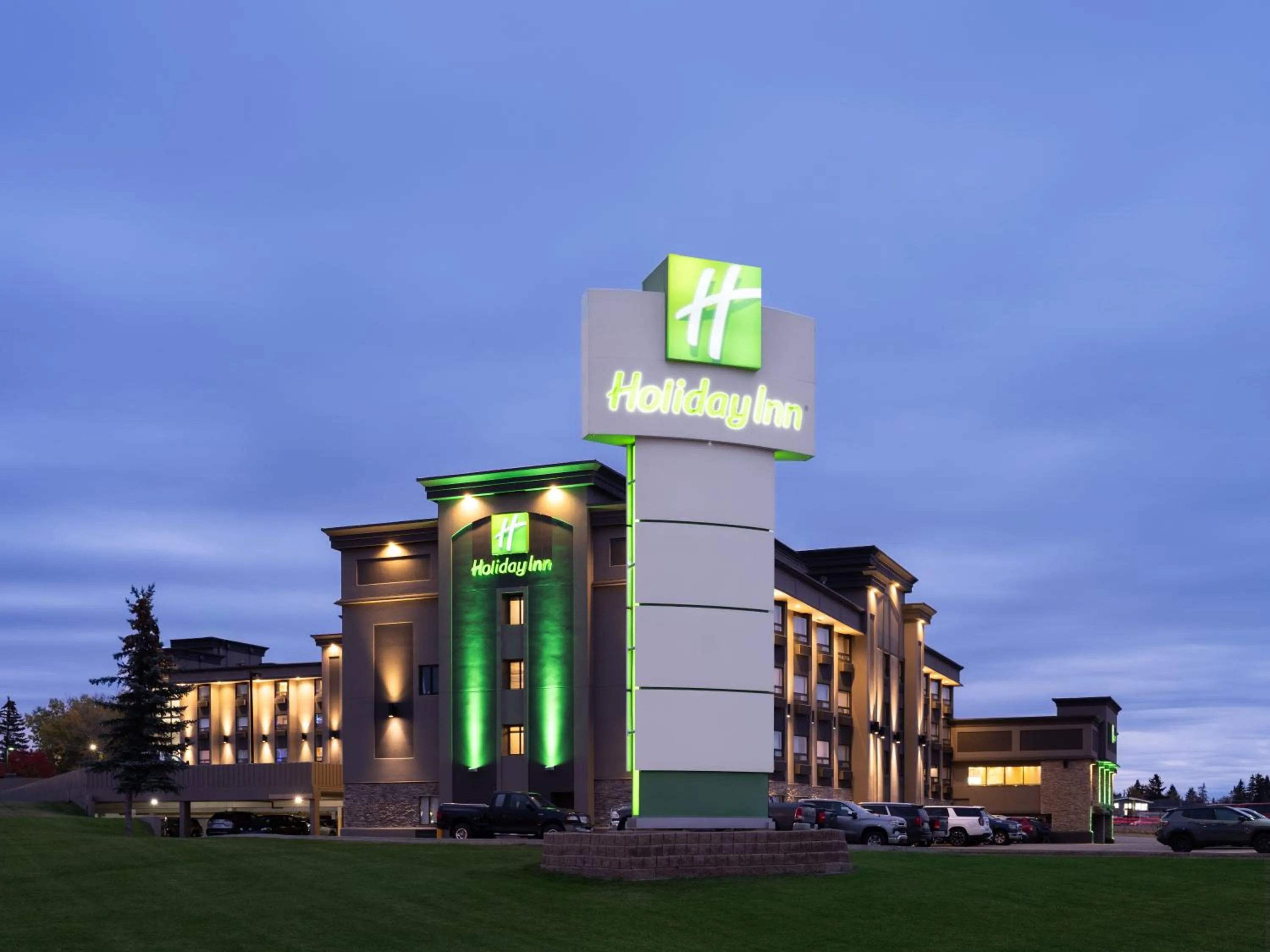 Property building in Holiday Inn Calgary Airport by IHG