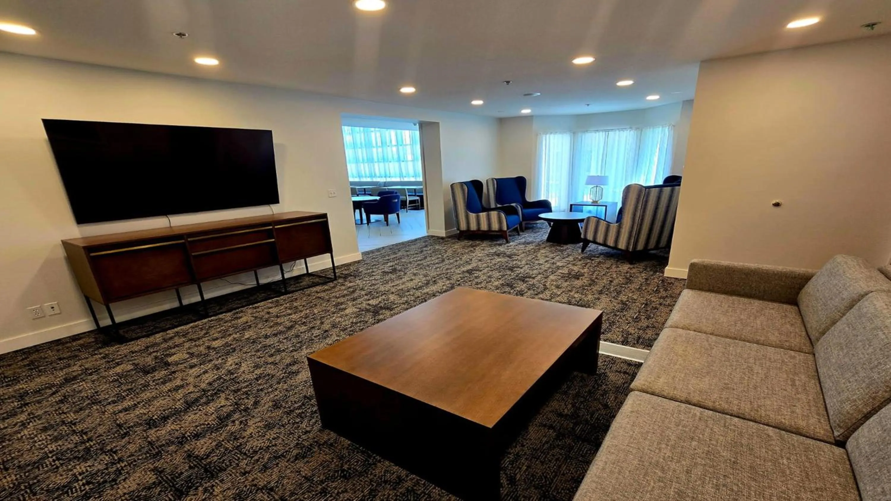 Property building in Staybridge Suites - Calgary Airport by IHG