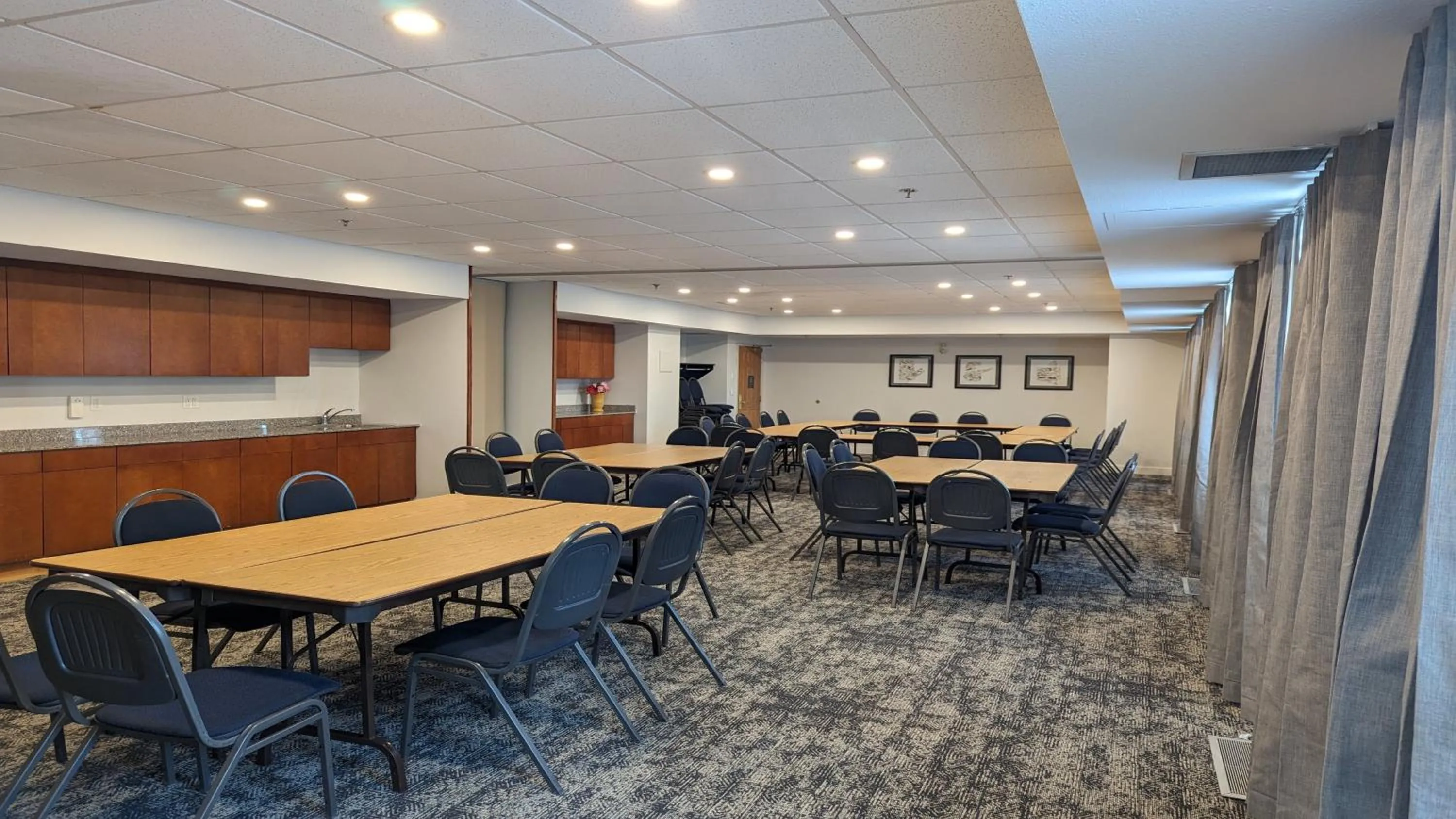 Meeting/conference room in Staybridge Suites - Calgary Airport by IHG