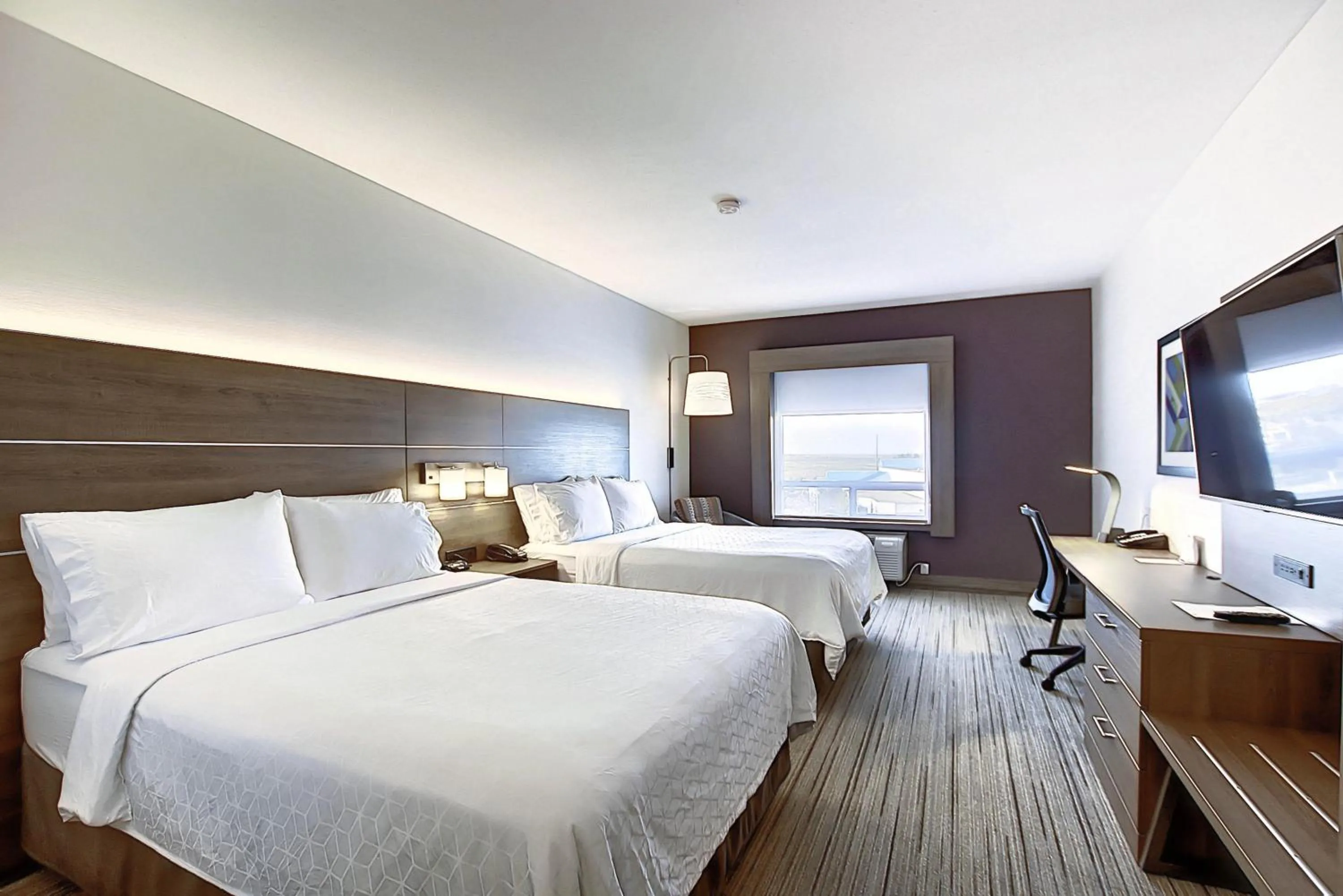 Photo of the whole room, Bed in Holiday Inn Express Airport Calgary by IHG