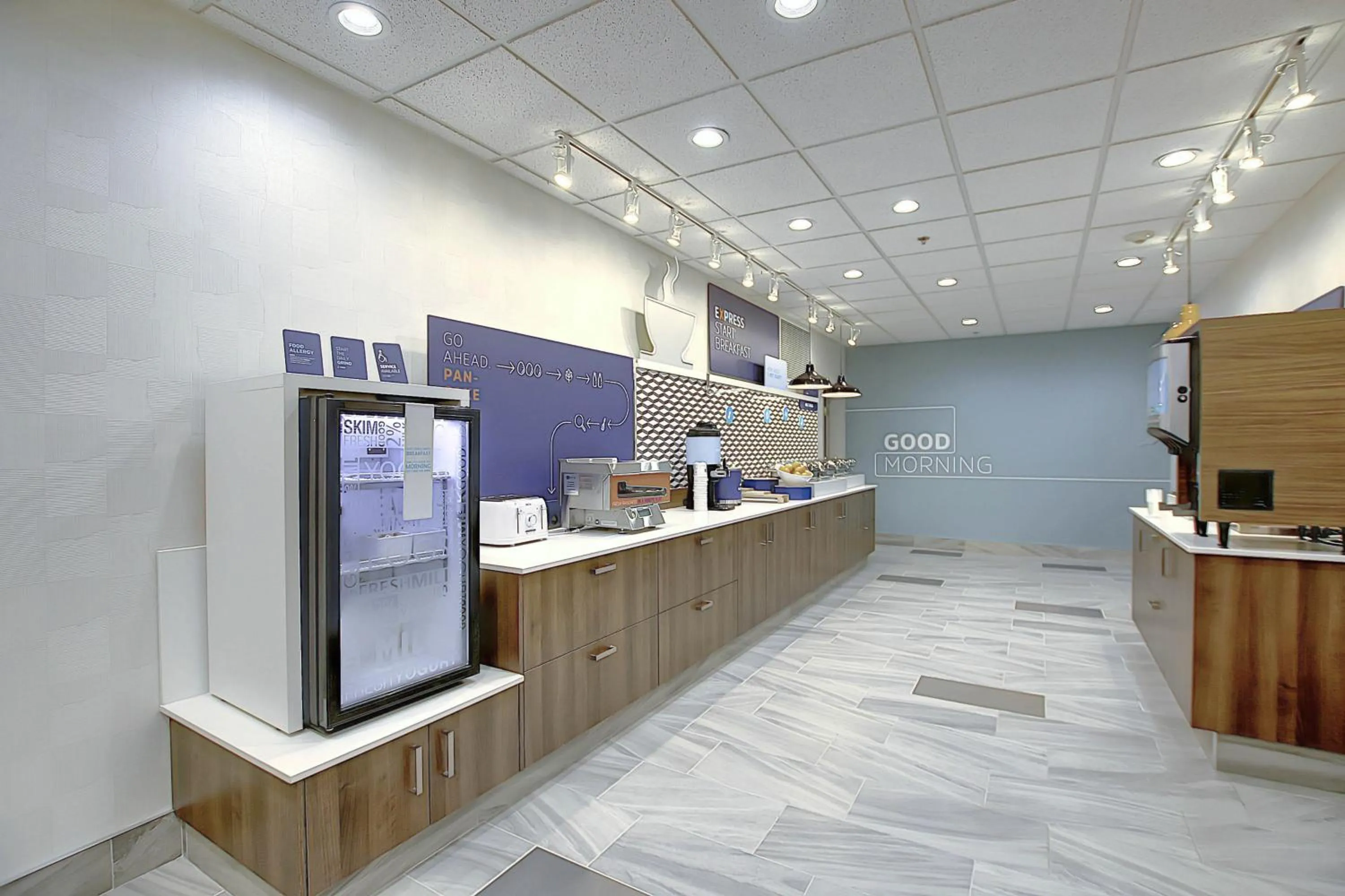 Breakfast in Holiday Inn Express Airport Calgary by IHG