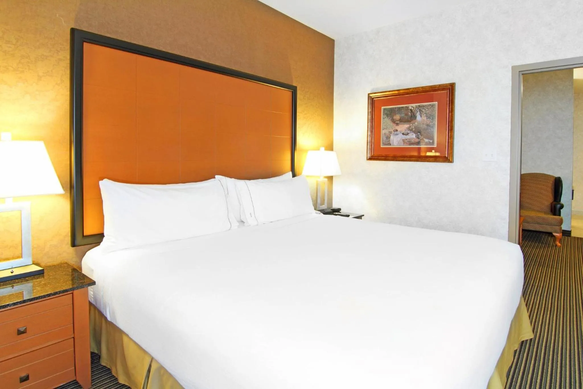 Photo of the whole room, Bed in Holiday Inn Express Calgary South by IHG