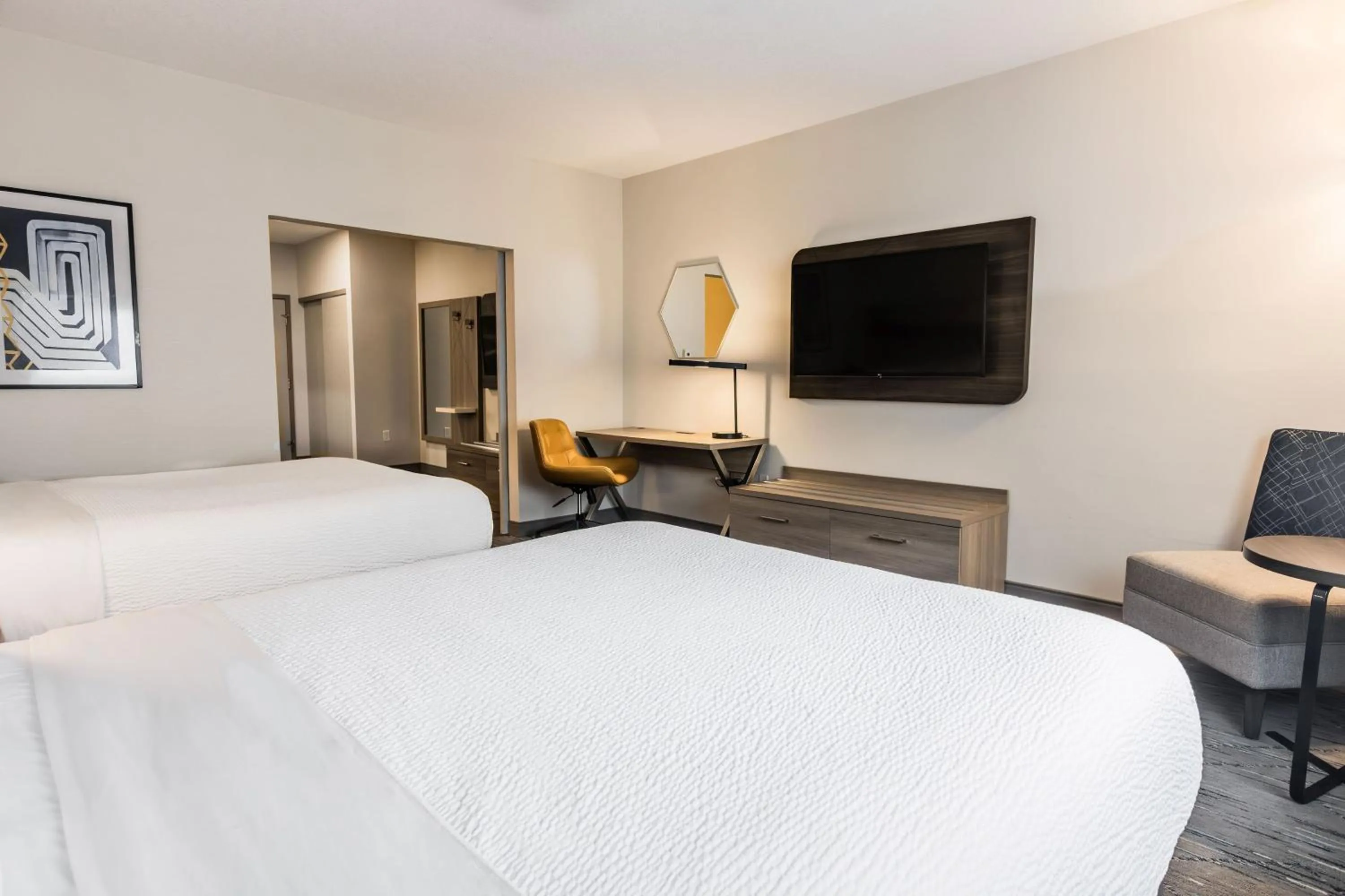 Photo of the whole room, Bed in Holiday Inn Express Calgary South by IHG