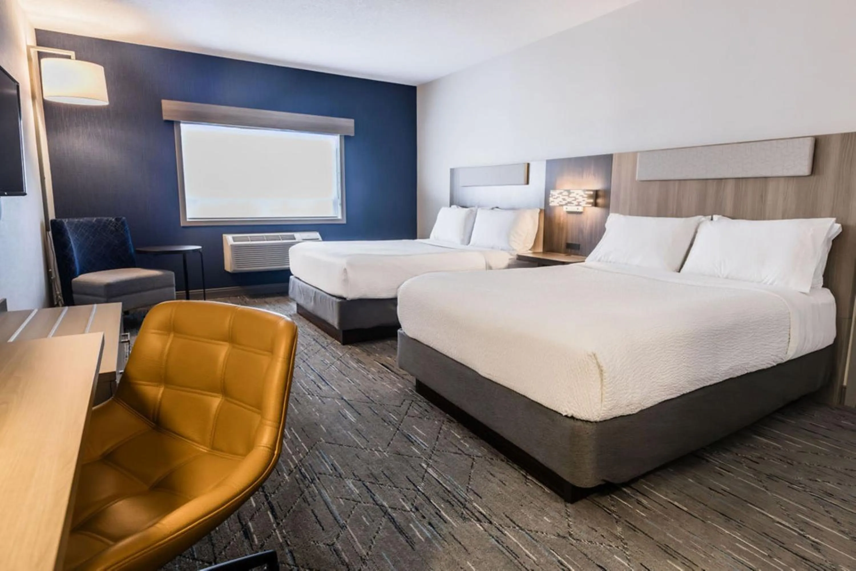 Photo of the whole room, Bed in Holiday Inn Express Calgary South by IHG