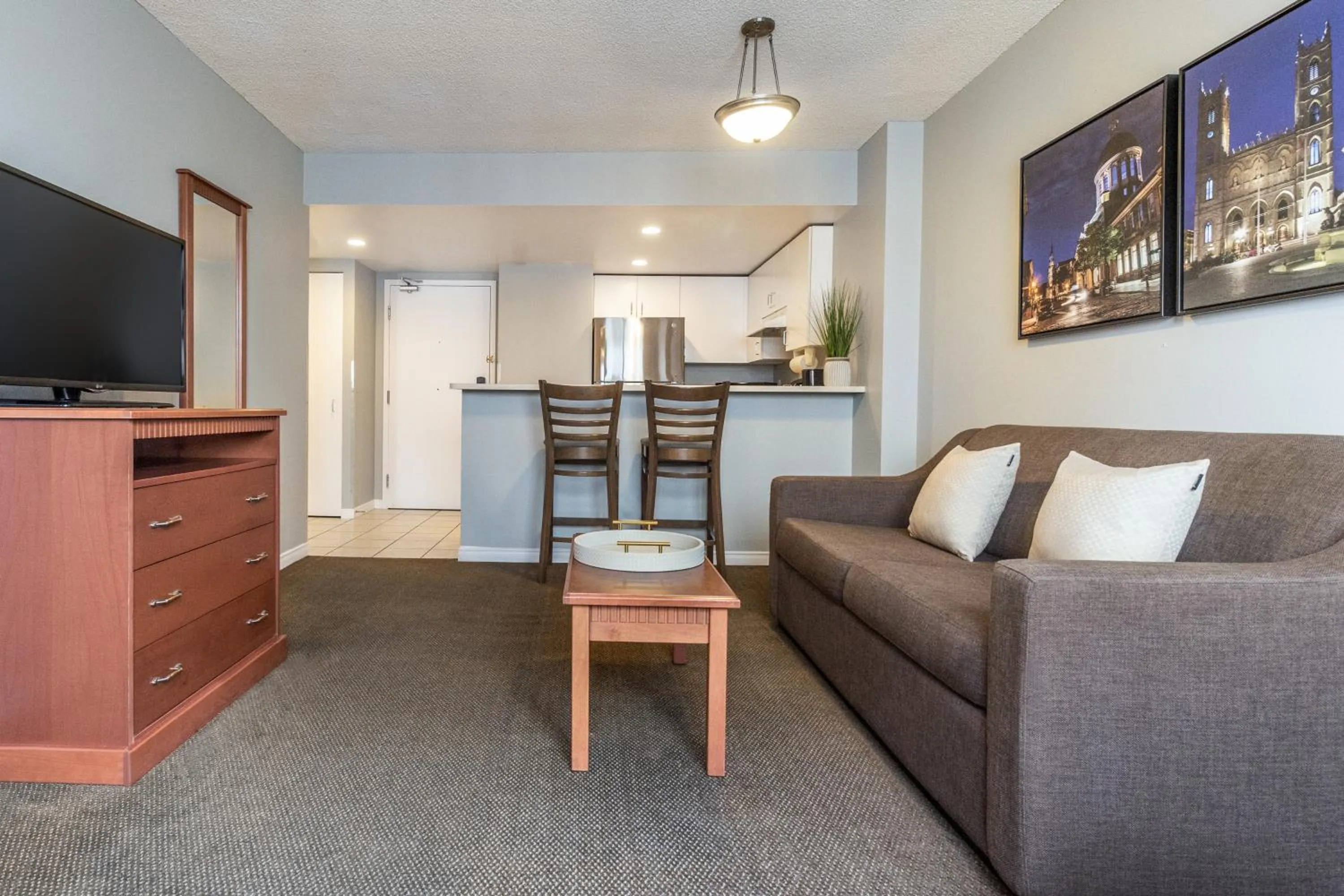 TV and multimedia in Hôtel Saint-Laurent Montréal