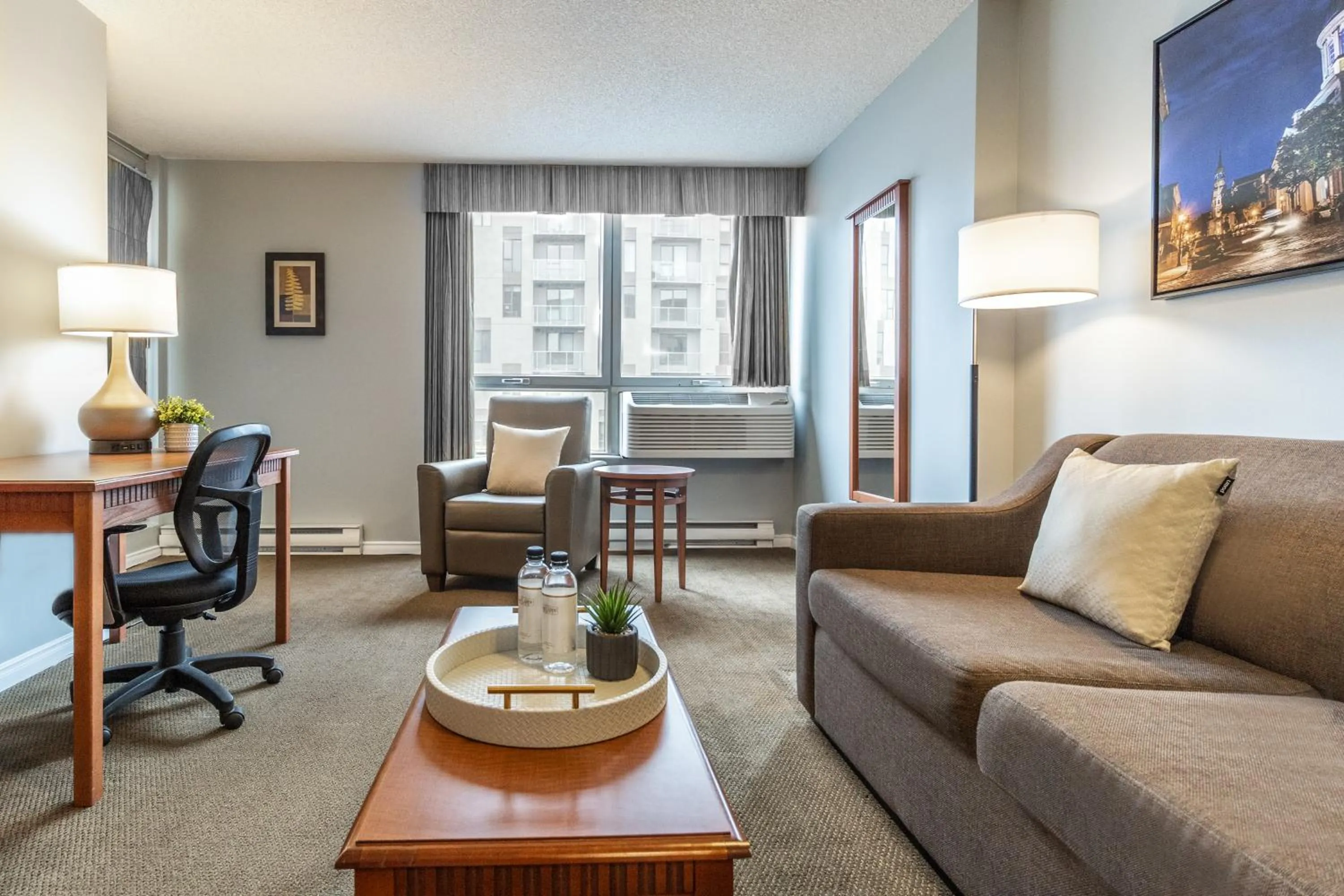 TV and multimedia in Hôtel Saint-Laurent Montréal