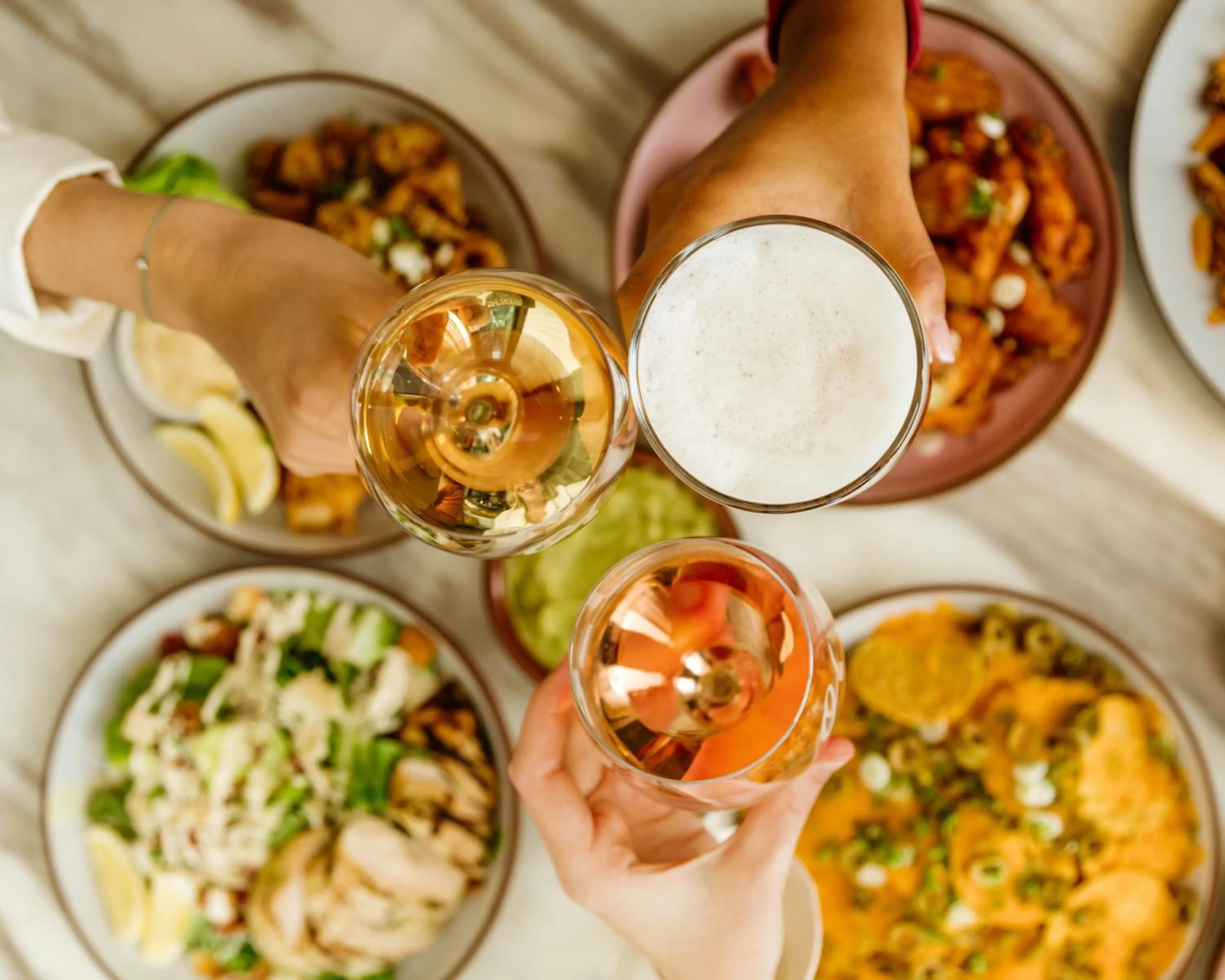 Lounge or bar in InterContinental Montreal by IHG