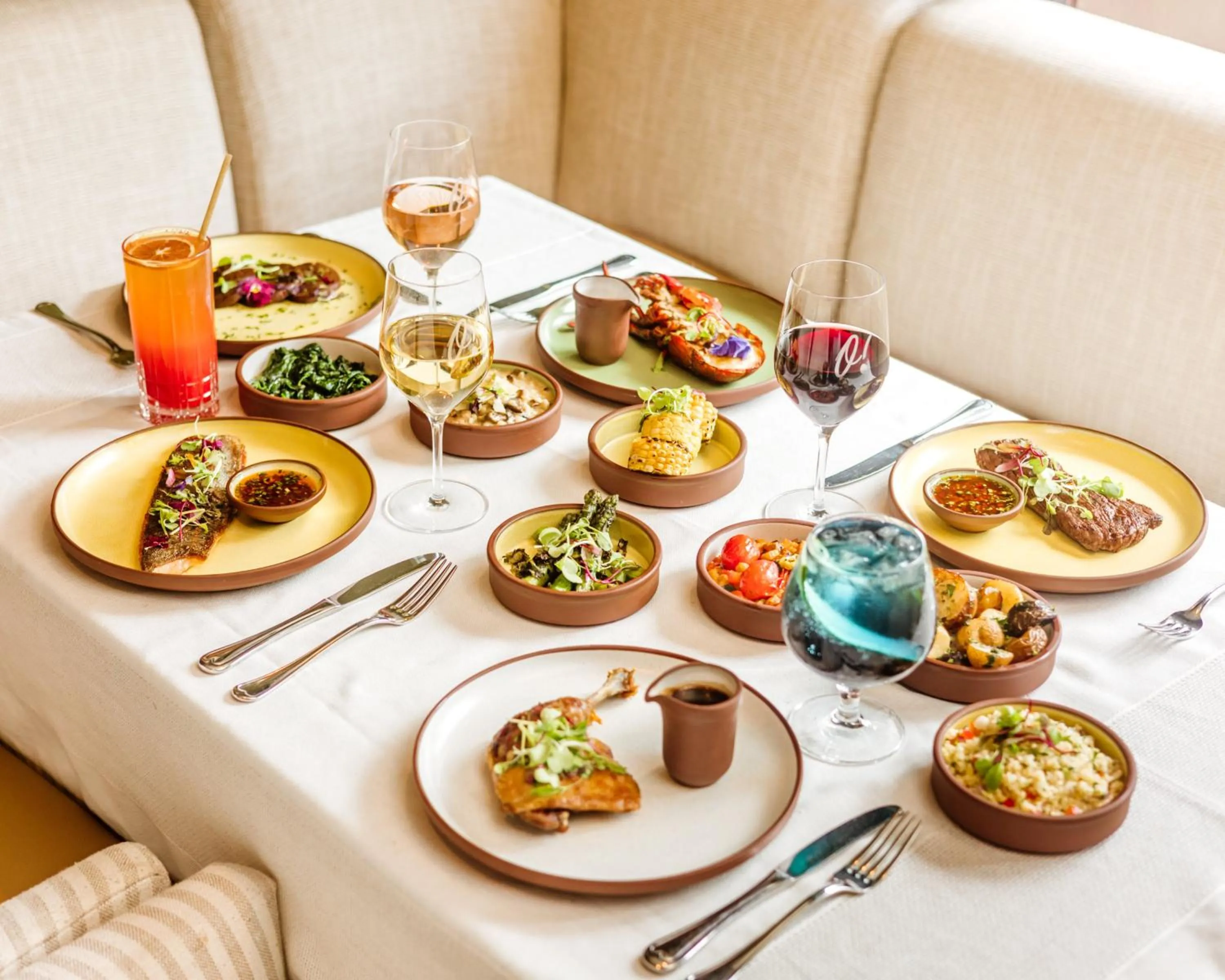 Restaurant/places to eat in InterContinental Montreal by IHG