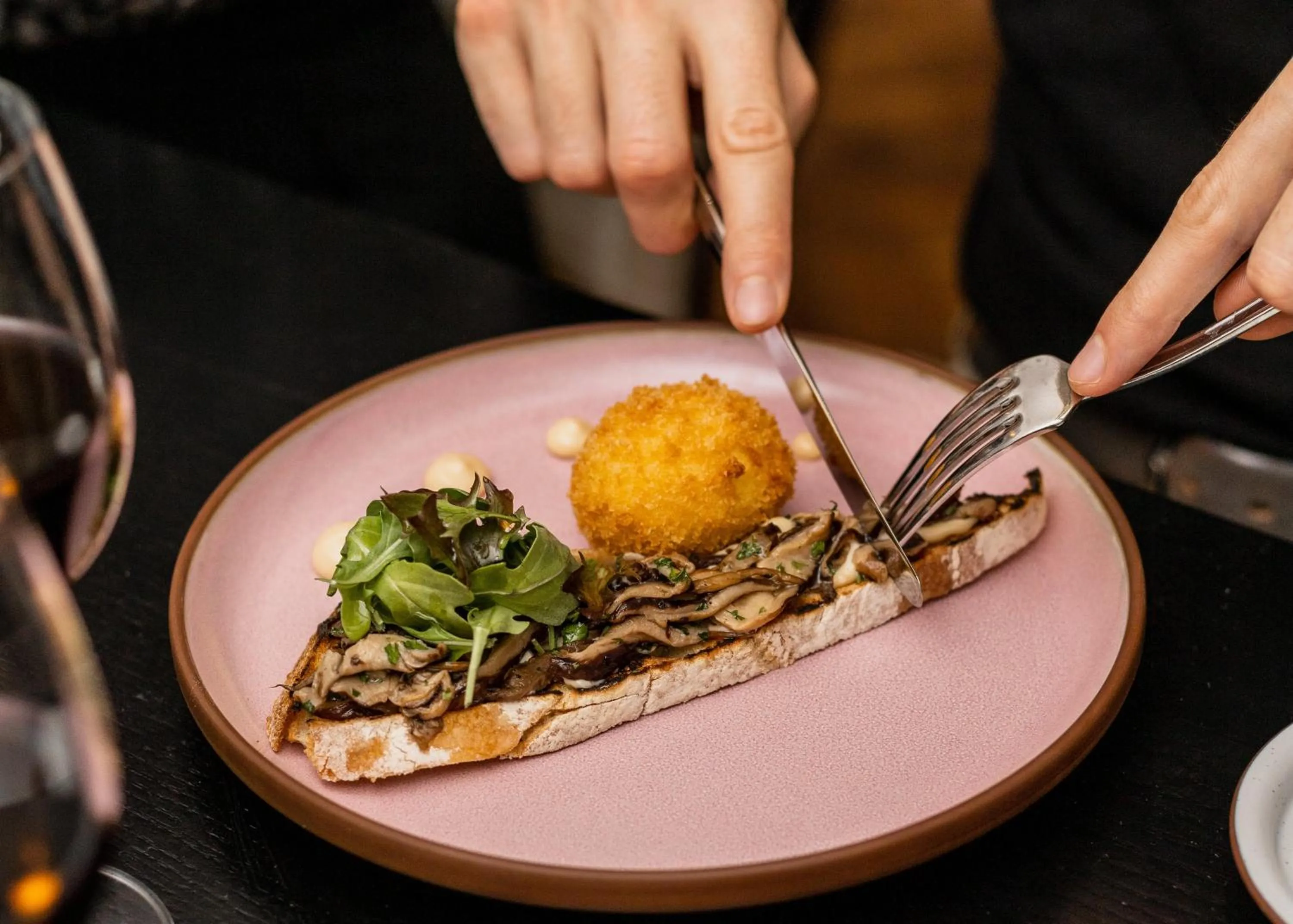 Restaurant/places to eat in InterContinental Montreal by IHG