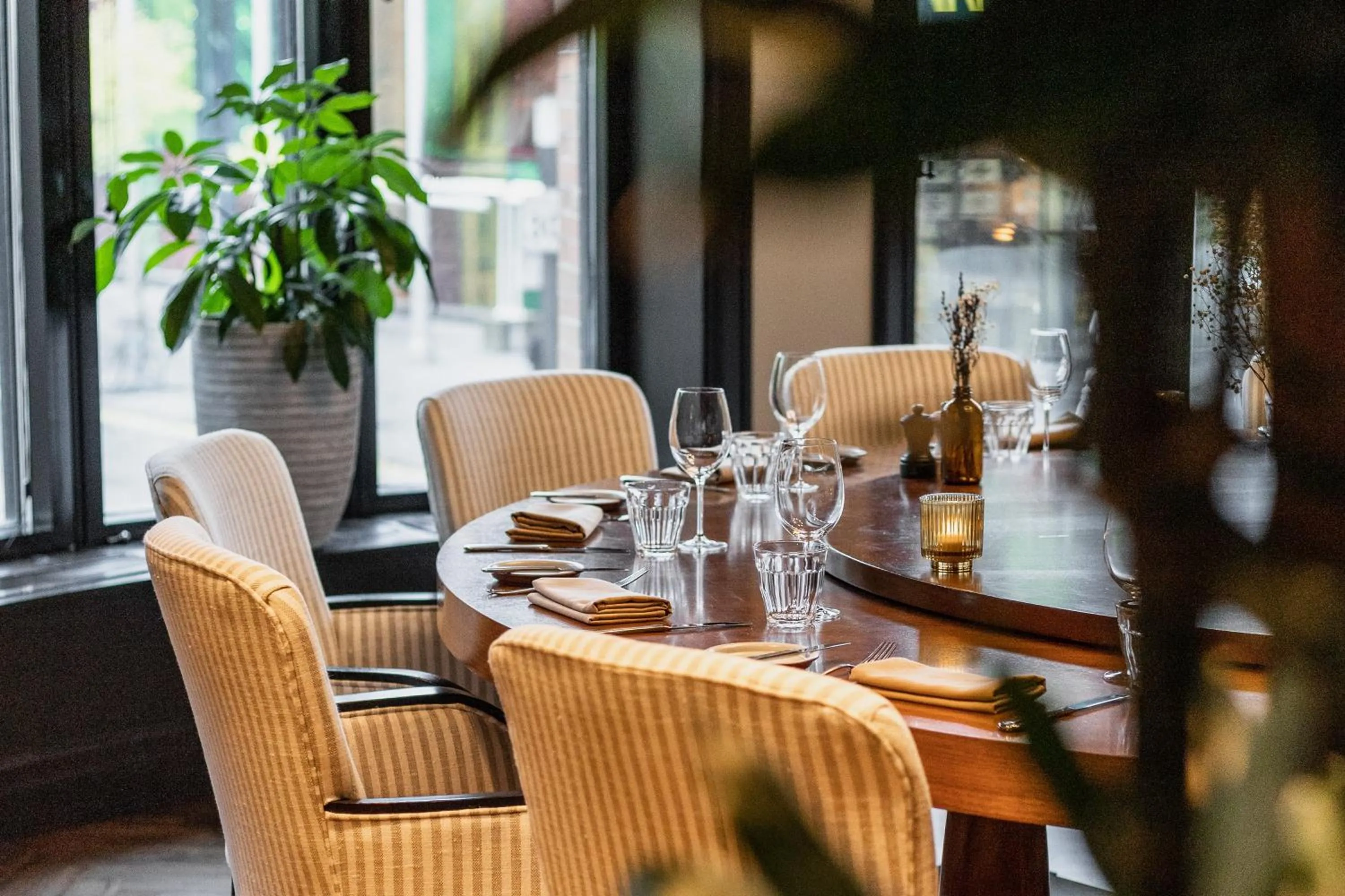 Restaurant/places to eat in InterContinental Montreal by IHG