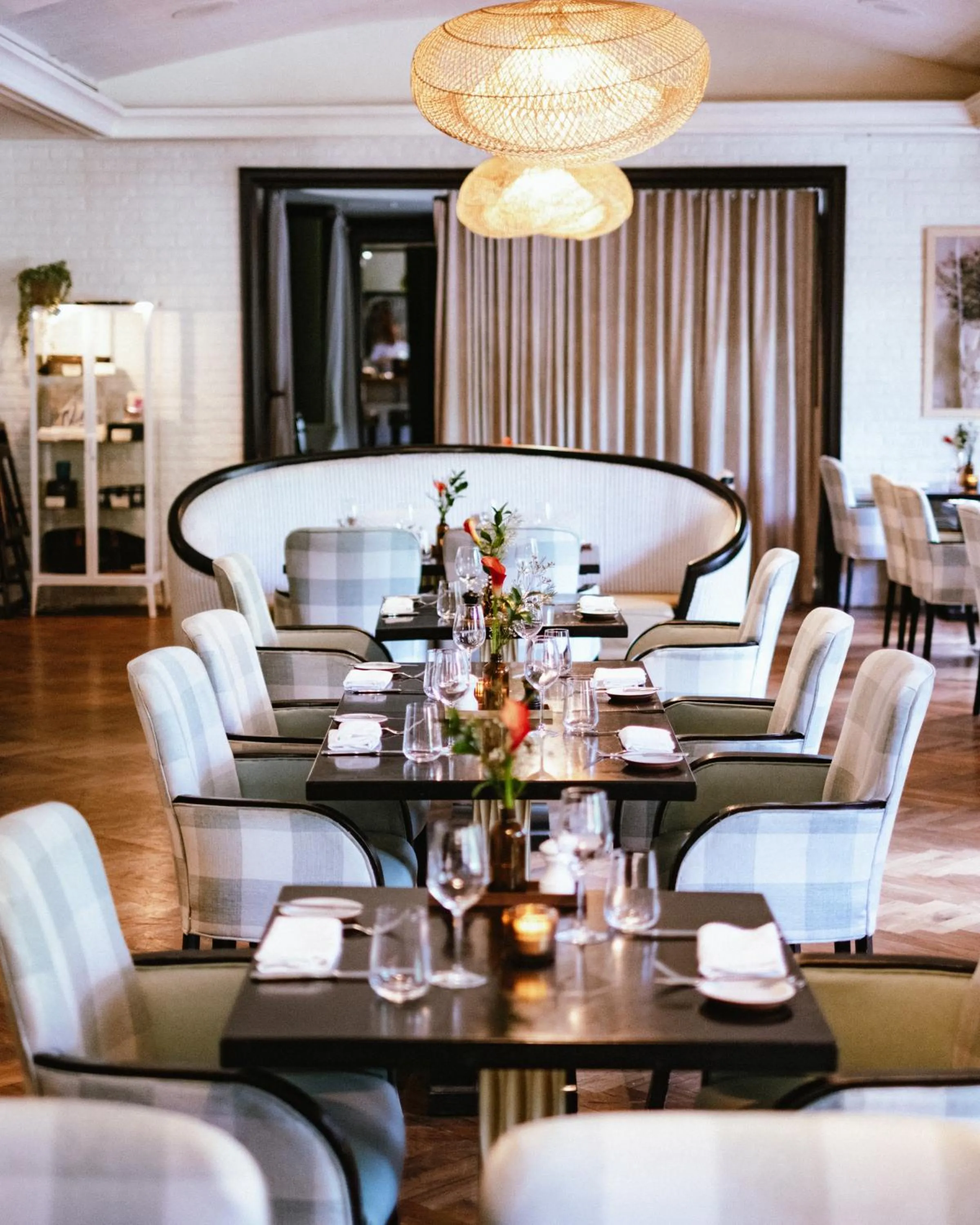Dining area in InterContinental Montreal by IHG