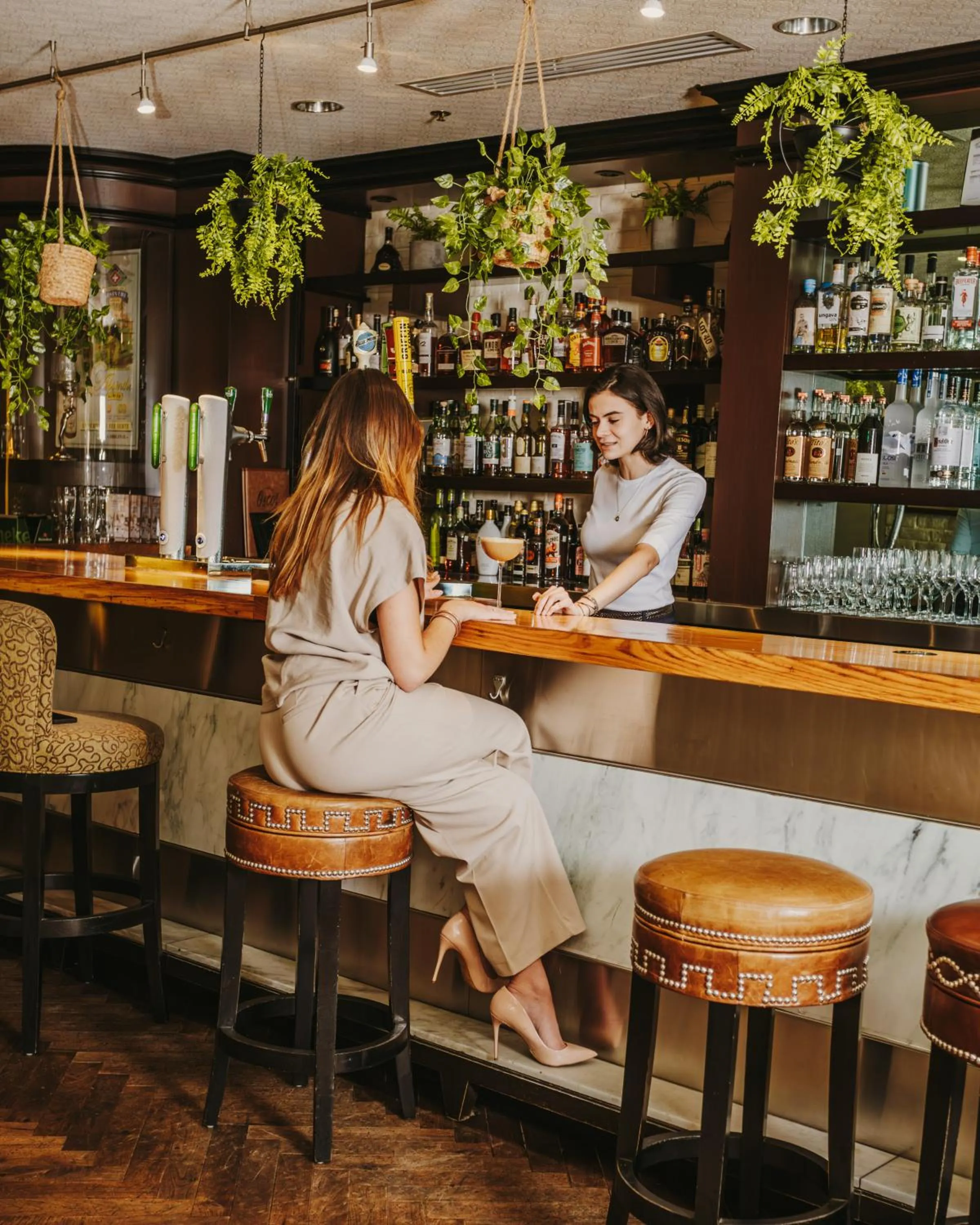 Lounge or bar in InterContinental Montreal by IHG