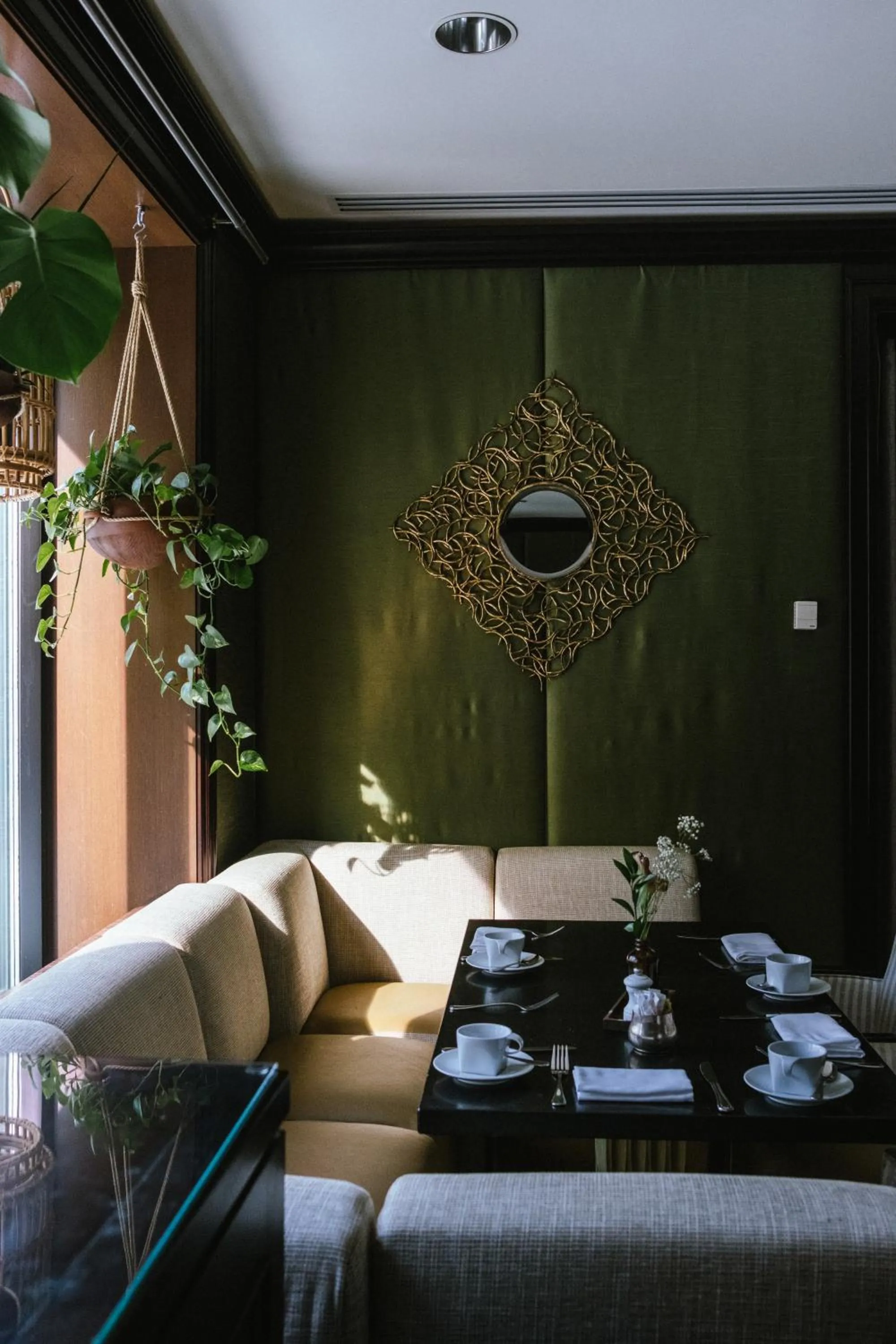 Dining area in InterContinental Montreal by IHG