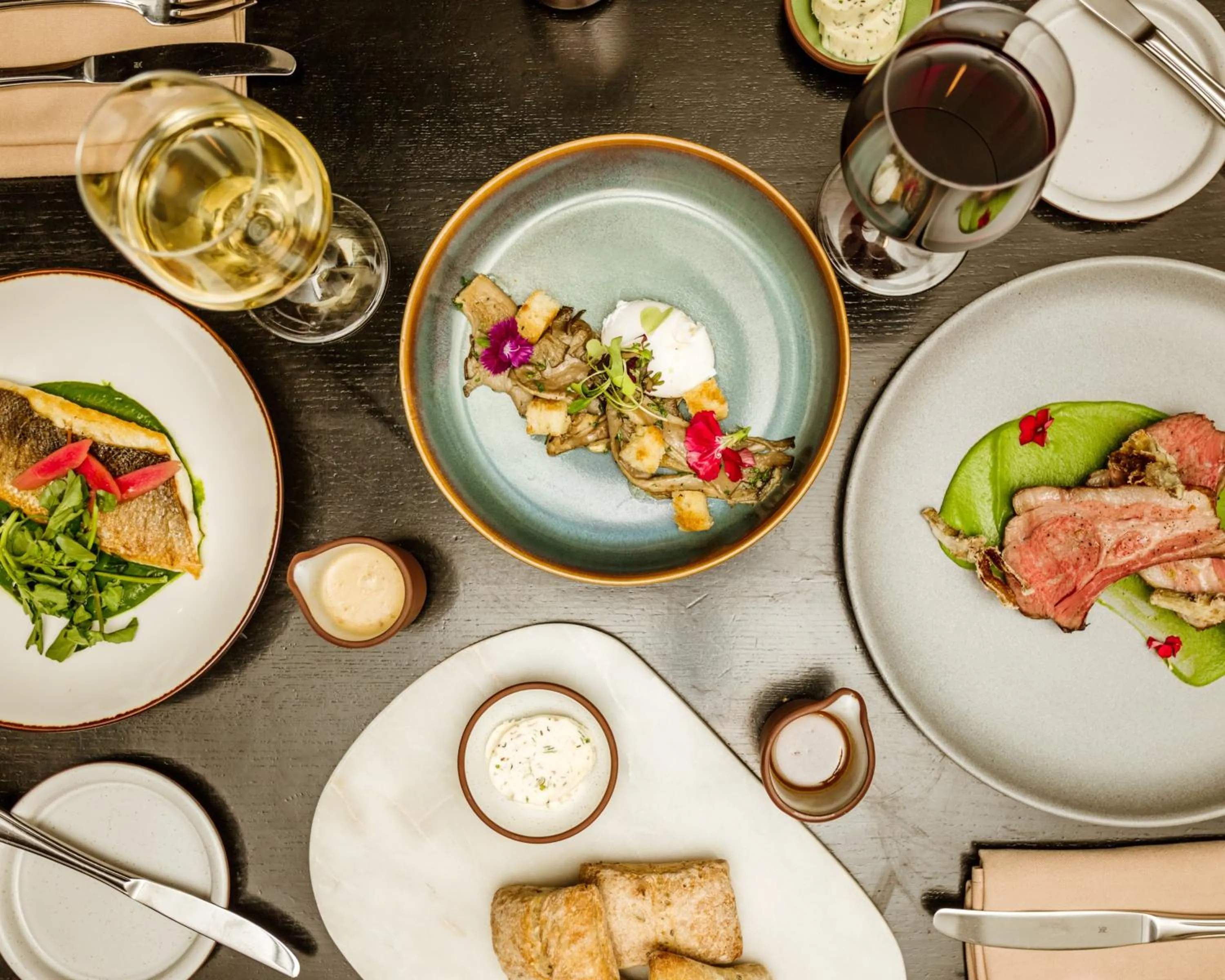 Restaurant/places to eat in InterContinental Montreal by IHG