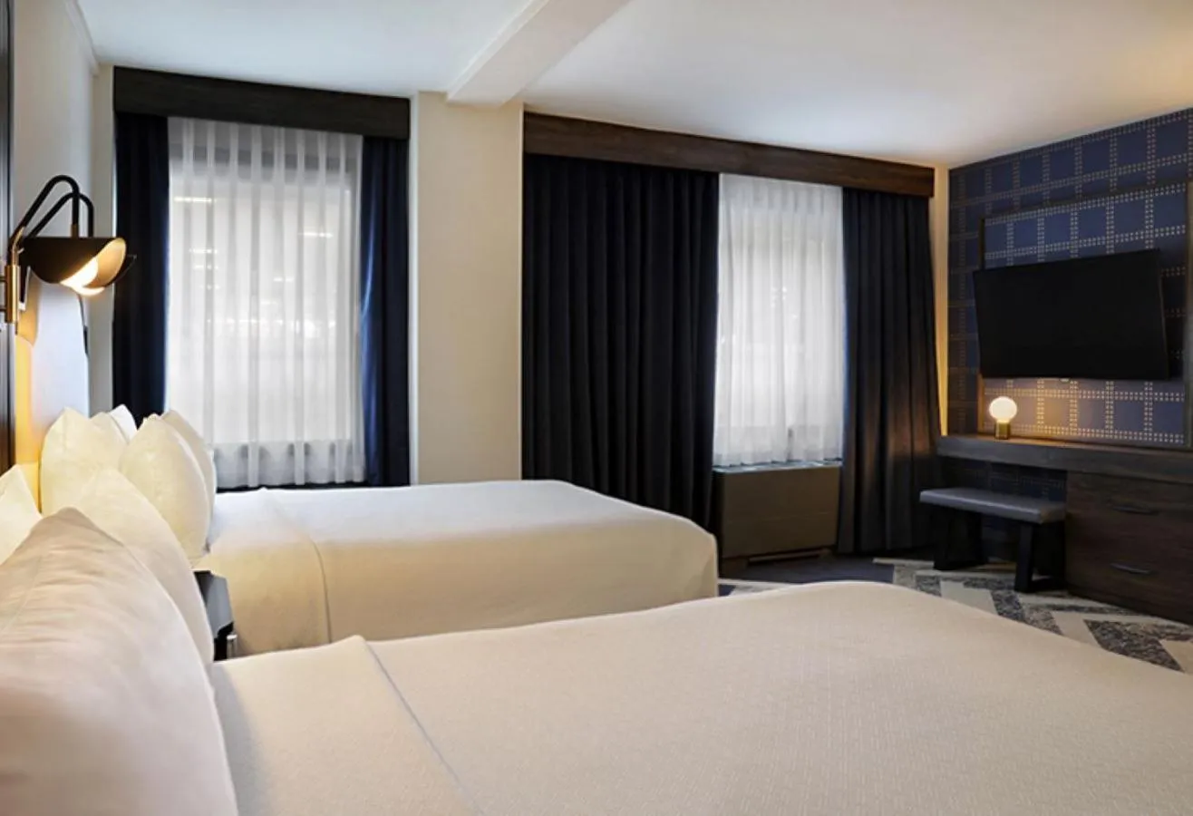 Photo of the whole room, Bed in Crowne Plaza Hotel-Niagara Falls/Falls View, an IHG Hotel