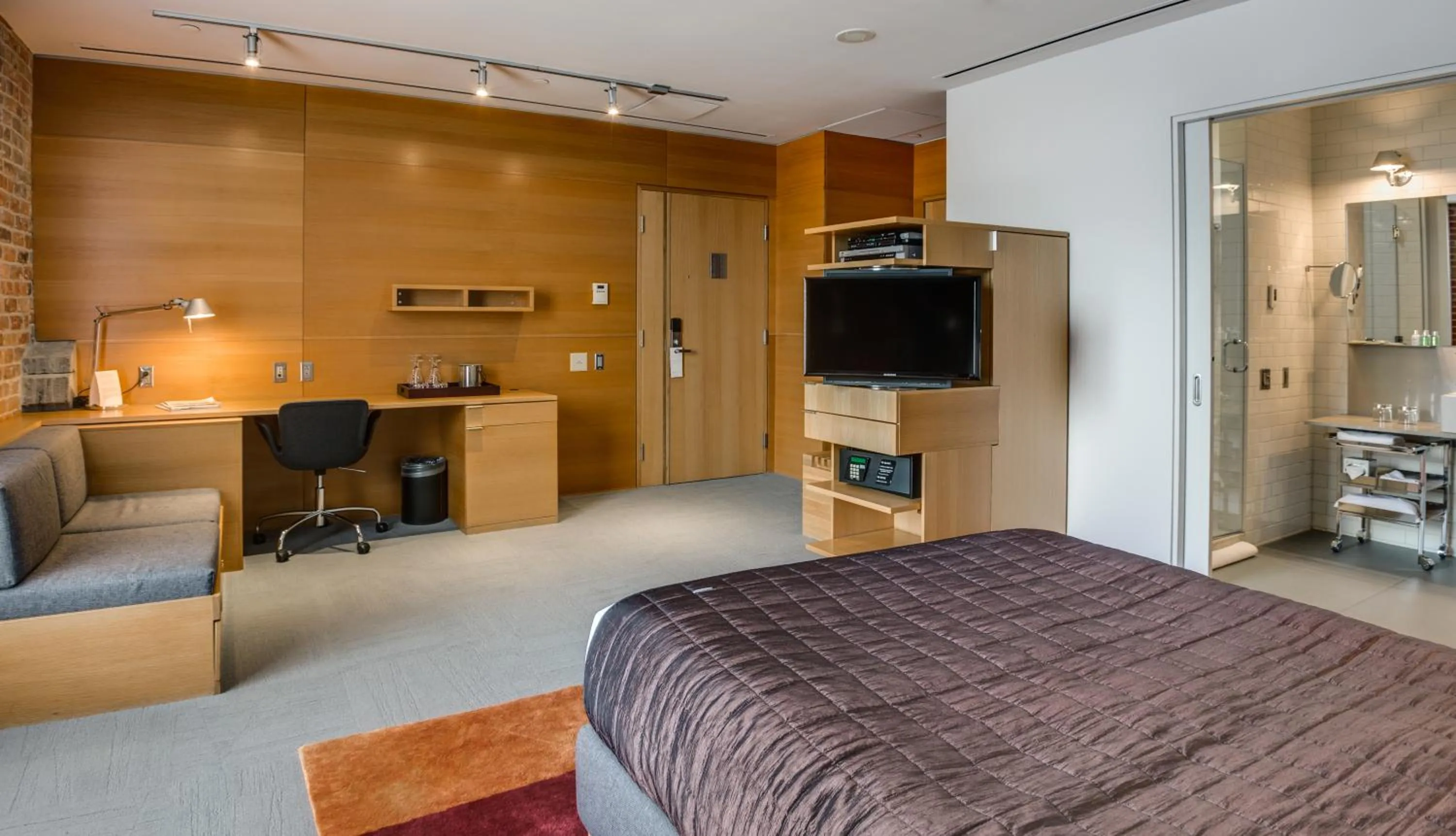 Photo of the whole room, Bed in Hotel Gault