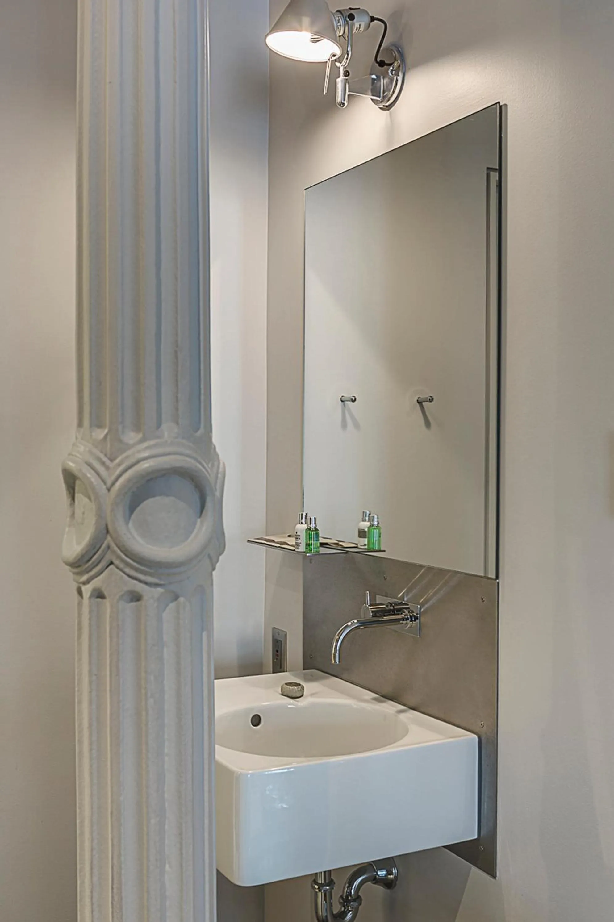 Bathroom in Hotel Gault