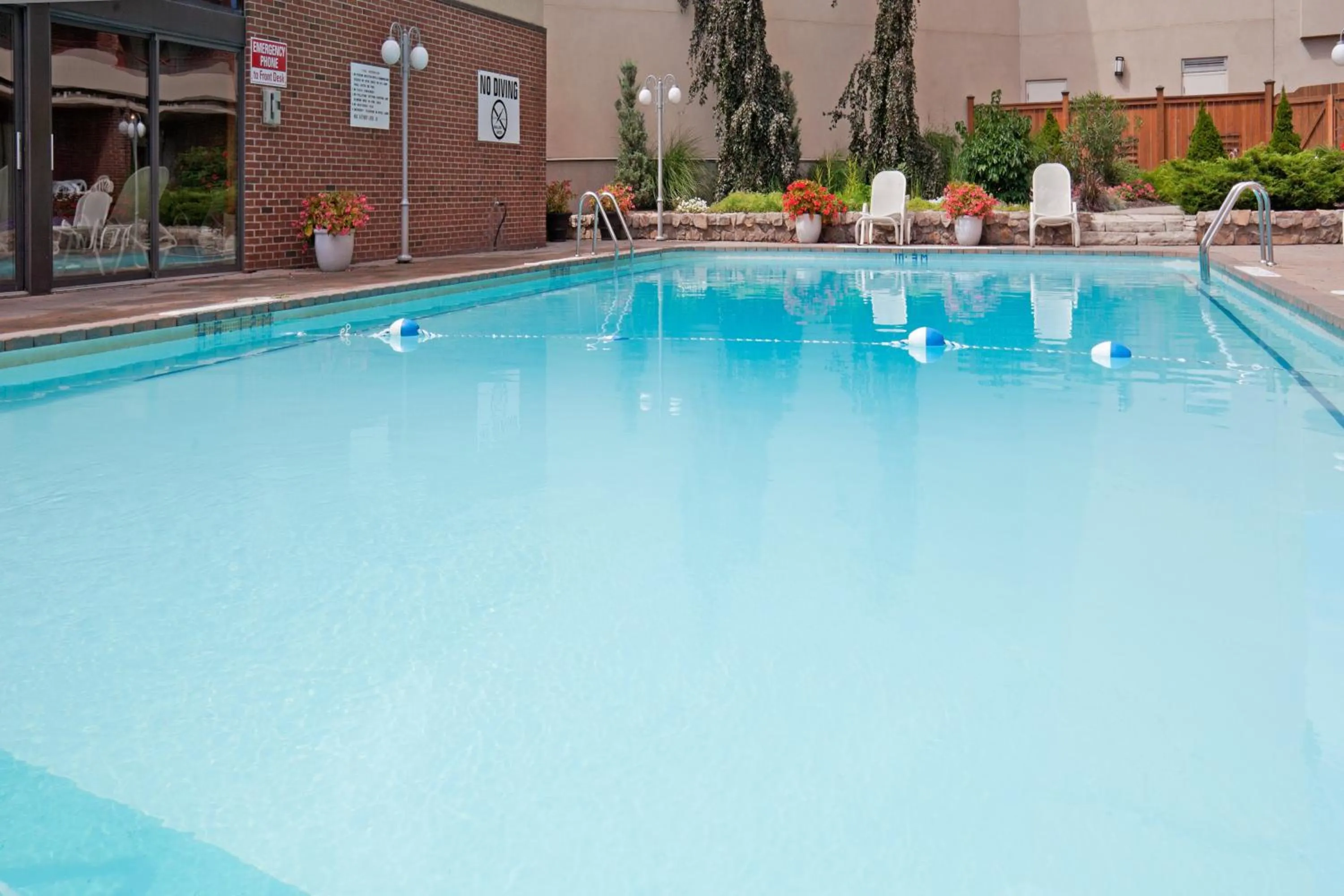 Swimming pool in Holiday Inn Niagara Falls-By the Falls by IHG