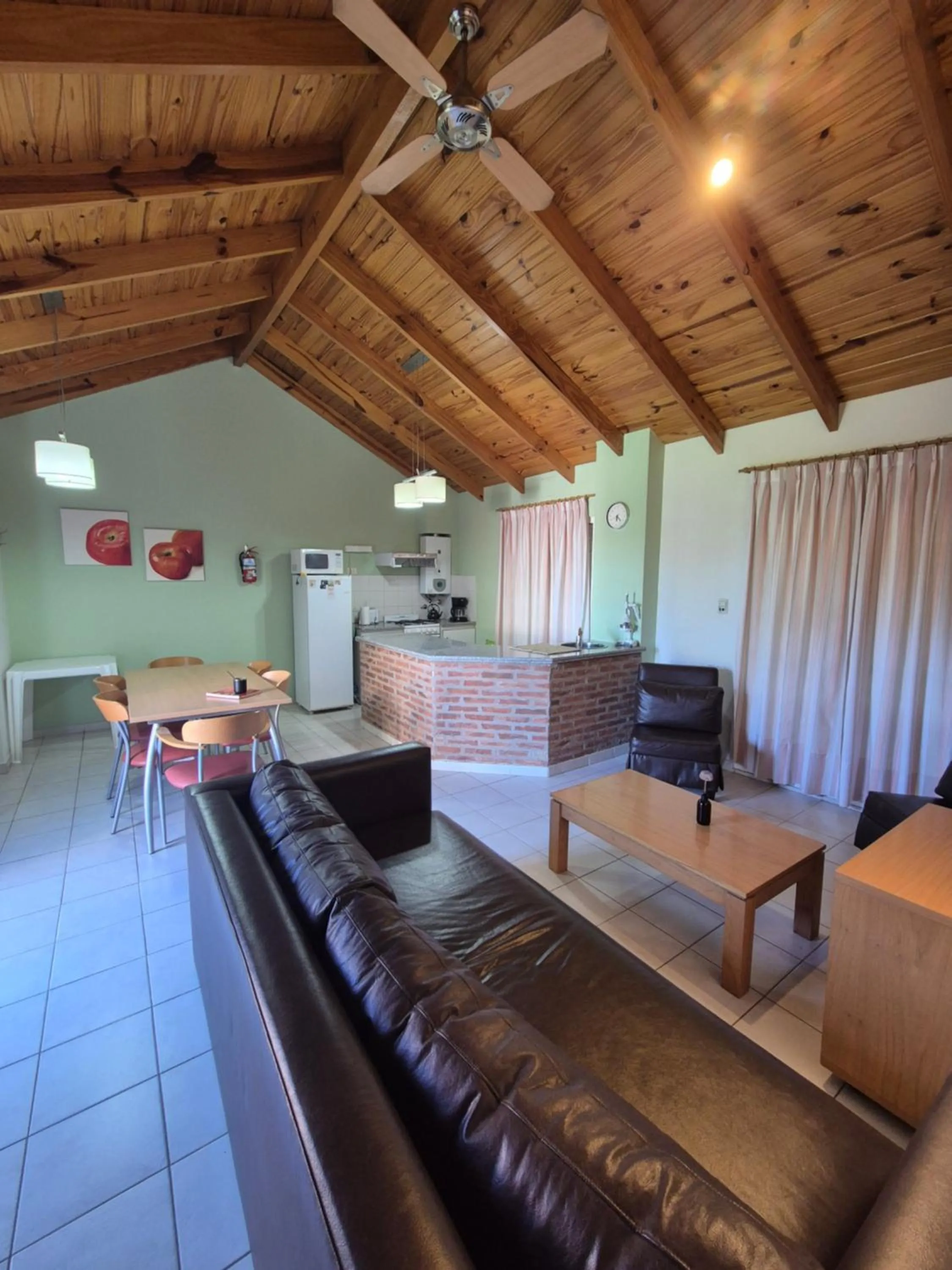 Los Robles Apart Hotel