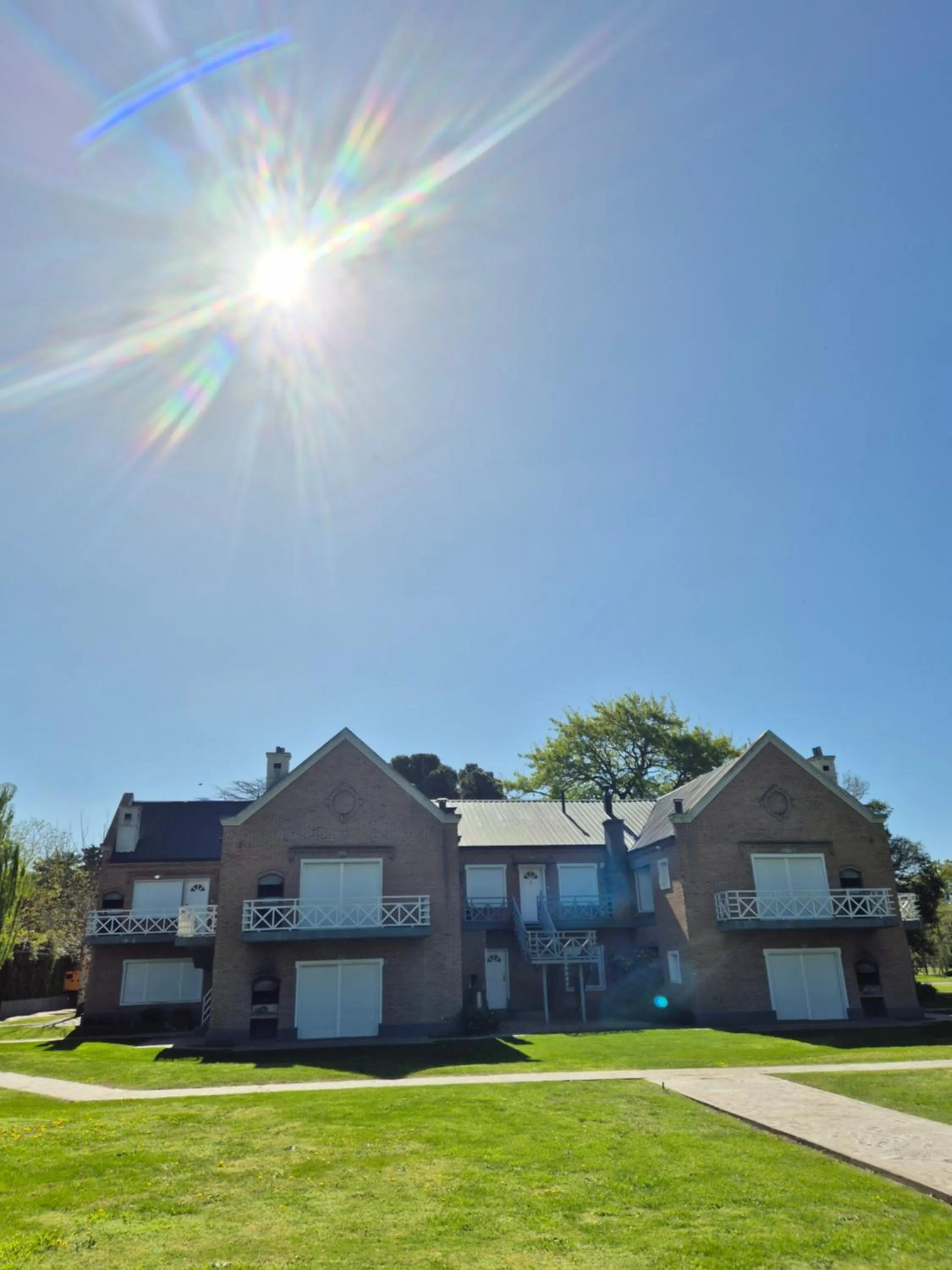 Los Robles Apart Hotel