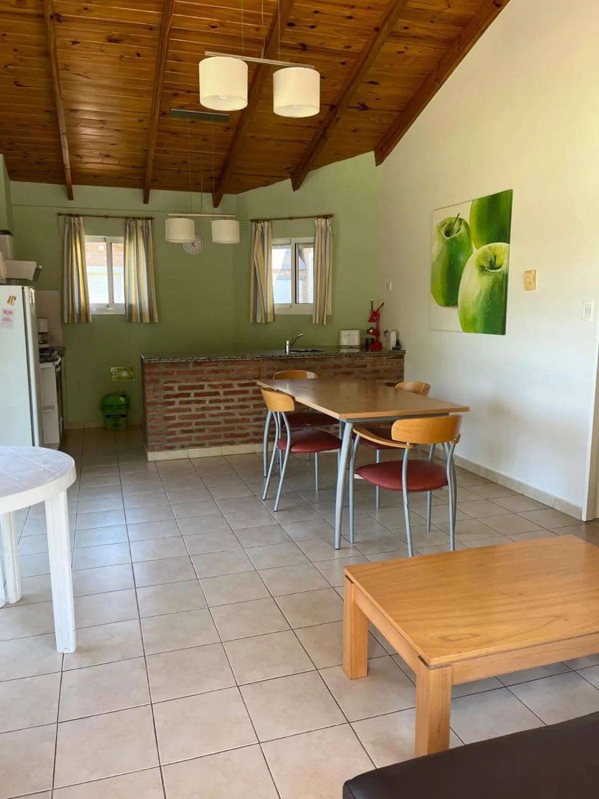 Los Robles Apart Hotel