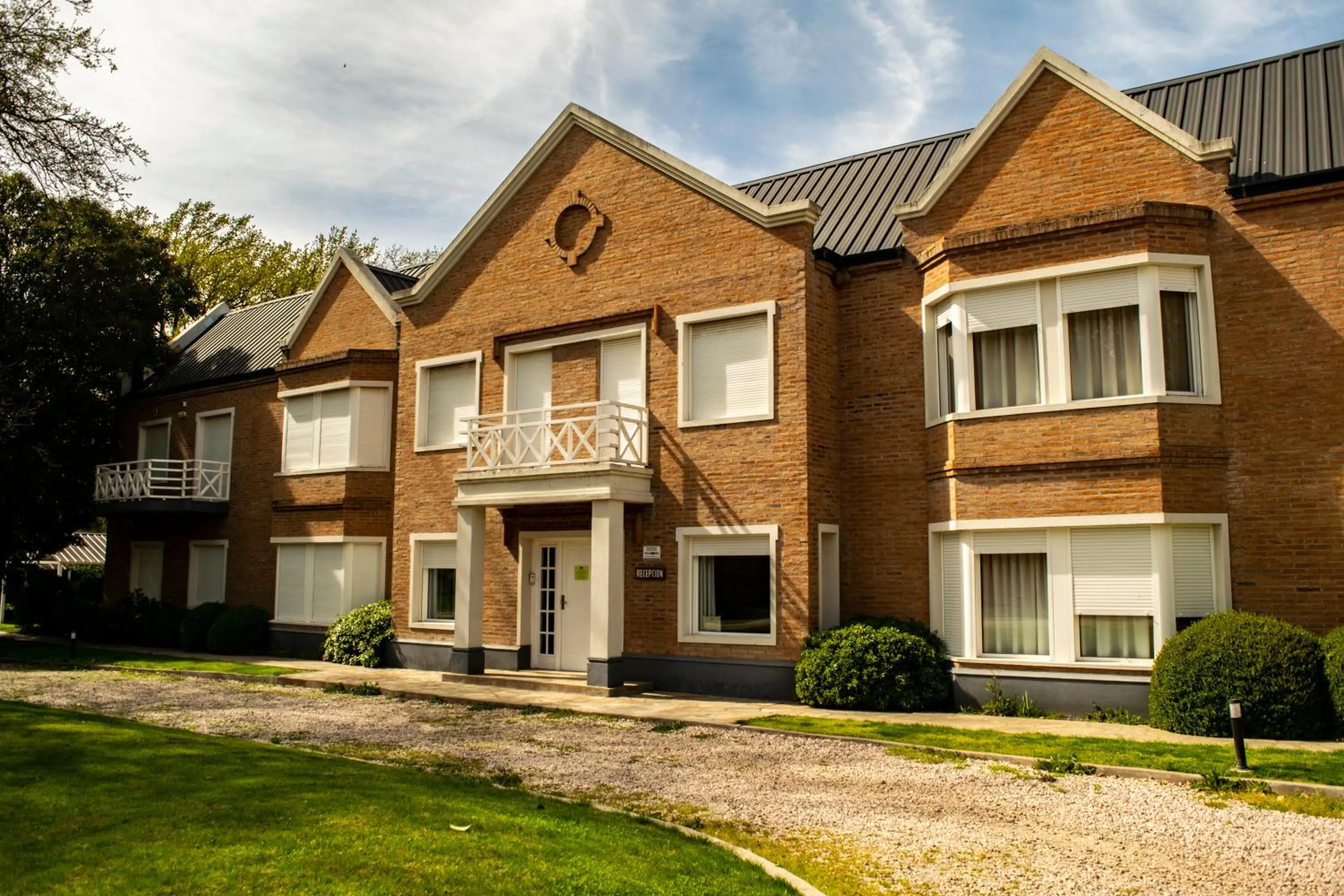 Property building in Los Robles Apart Hotel