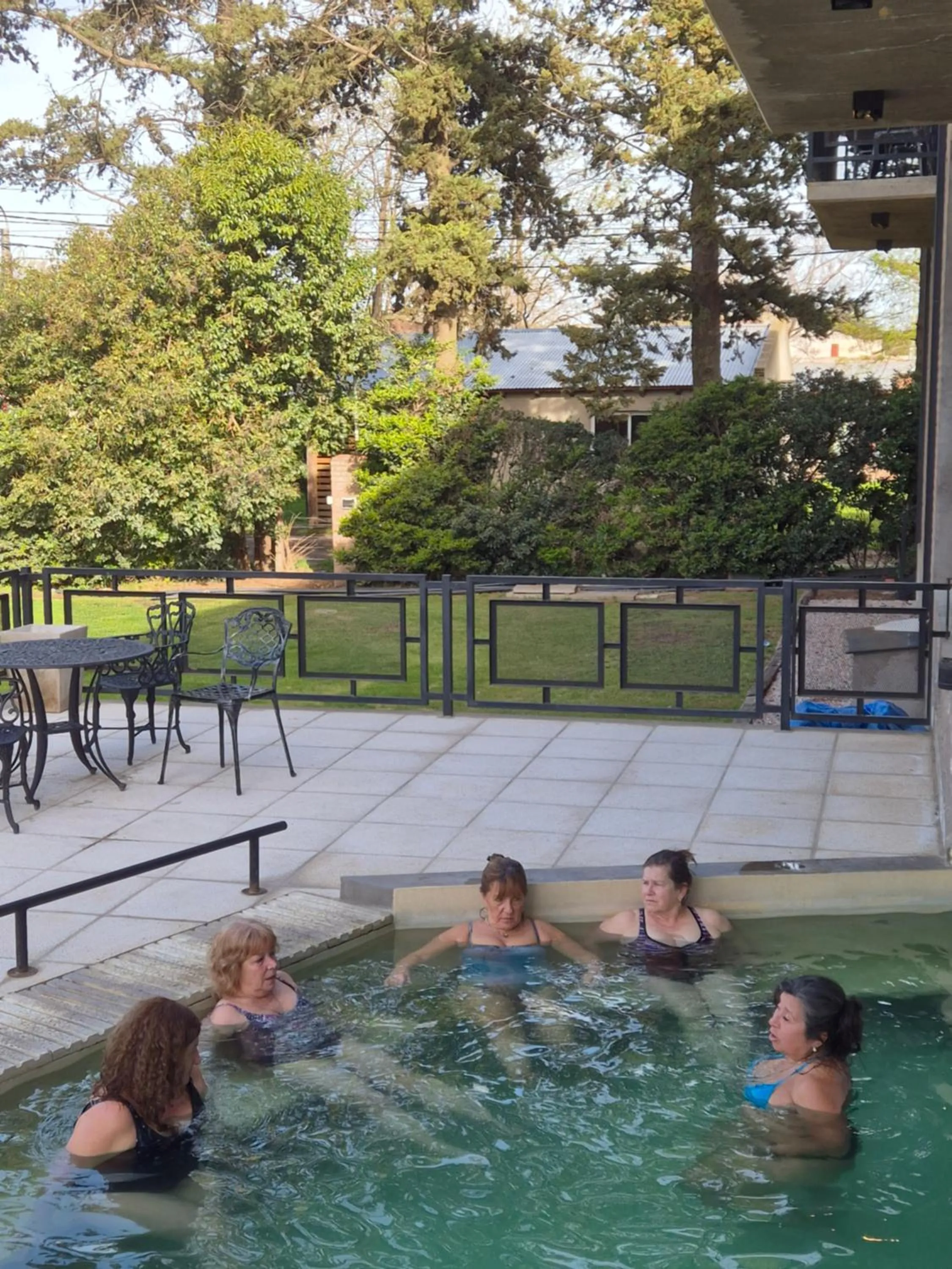 Los Robles Apart Hotel