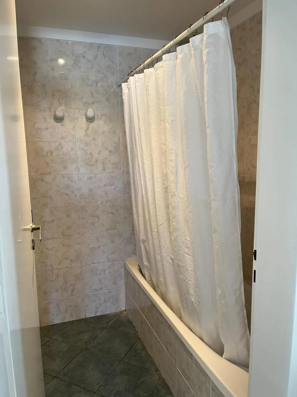 Los Robles Apart Hotel