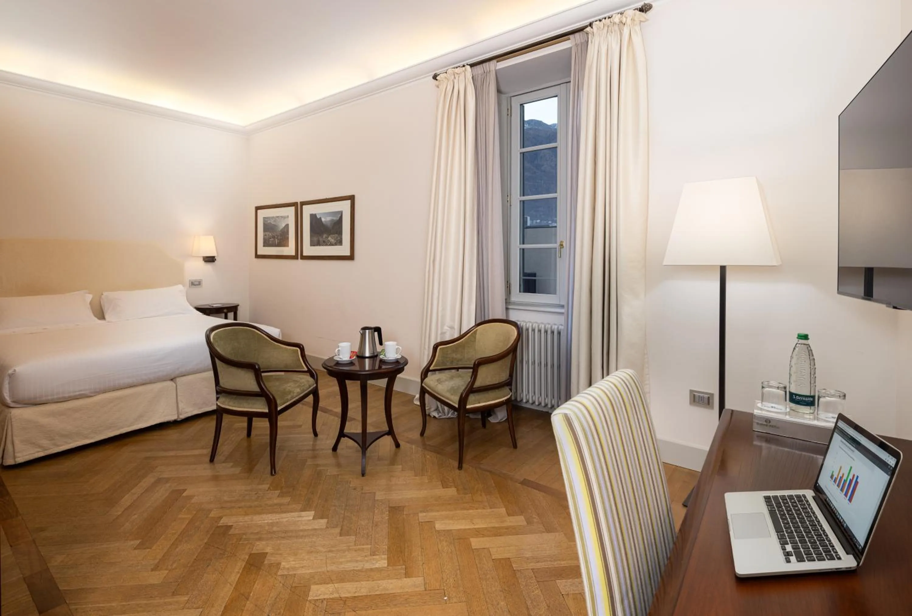 Bed in Grand Hotel della Posta, WorldHotels Distinctive