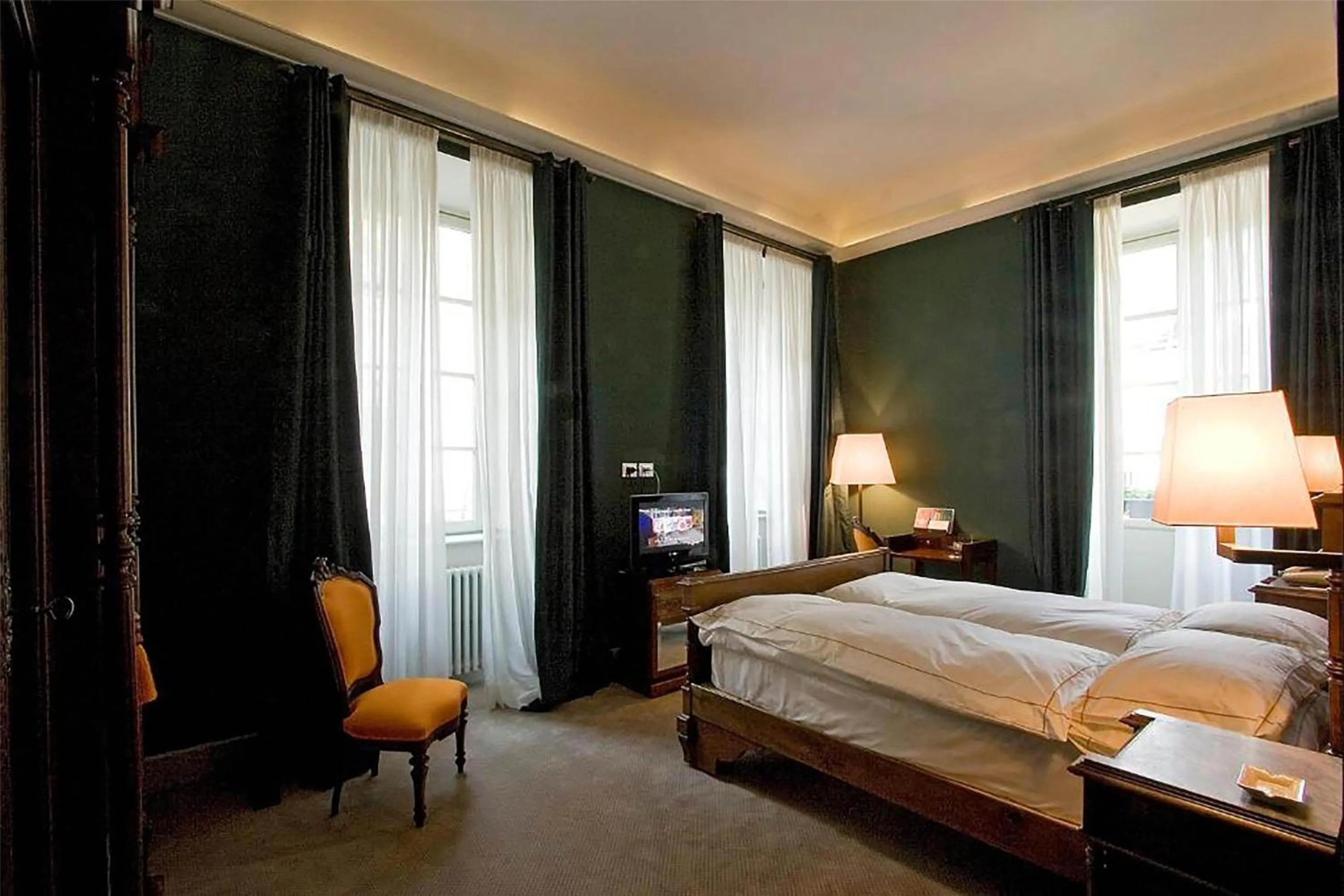 Bedroom, Bed in Grand Hotel della Posta, WorldHotels Distinctive