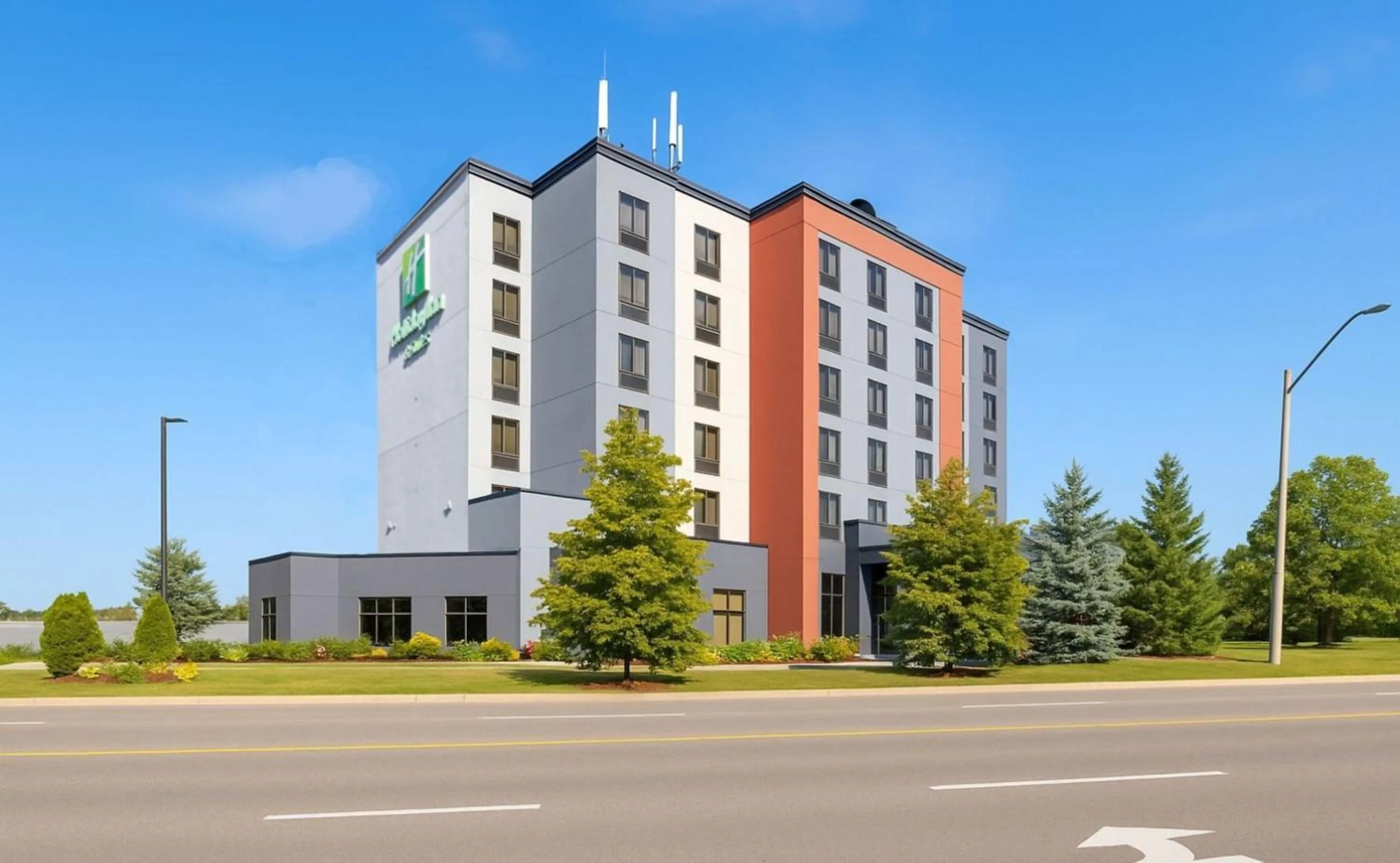 Property building in Holiday Inn & Suites Mississauga West - Meadowvale by IHG