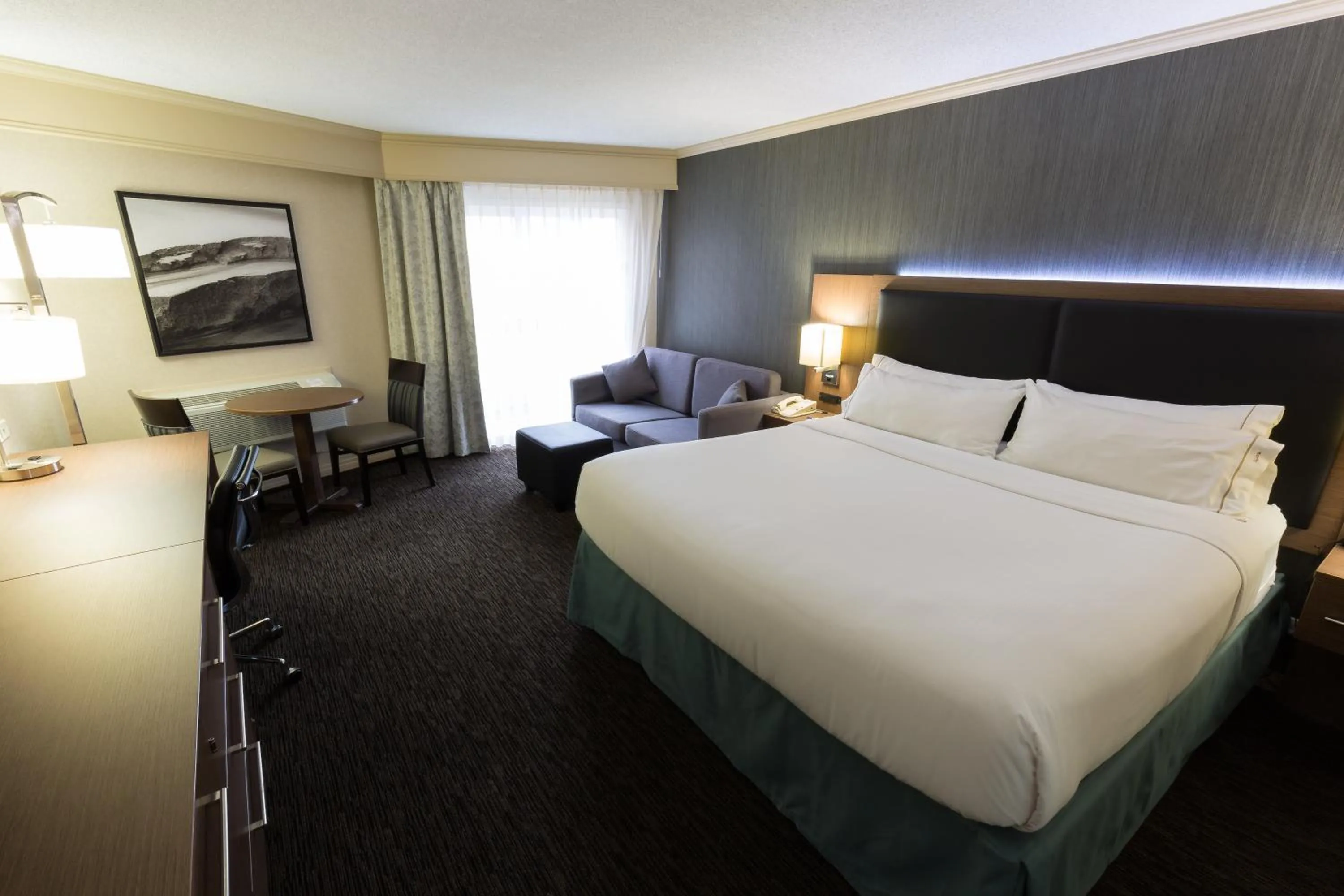 Photo of the whole room, Bed in Holiday Inn Express Edmonton Downtown by IHG