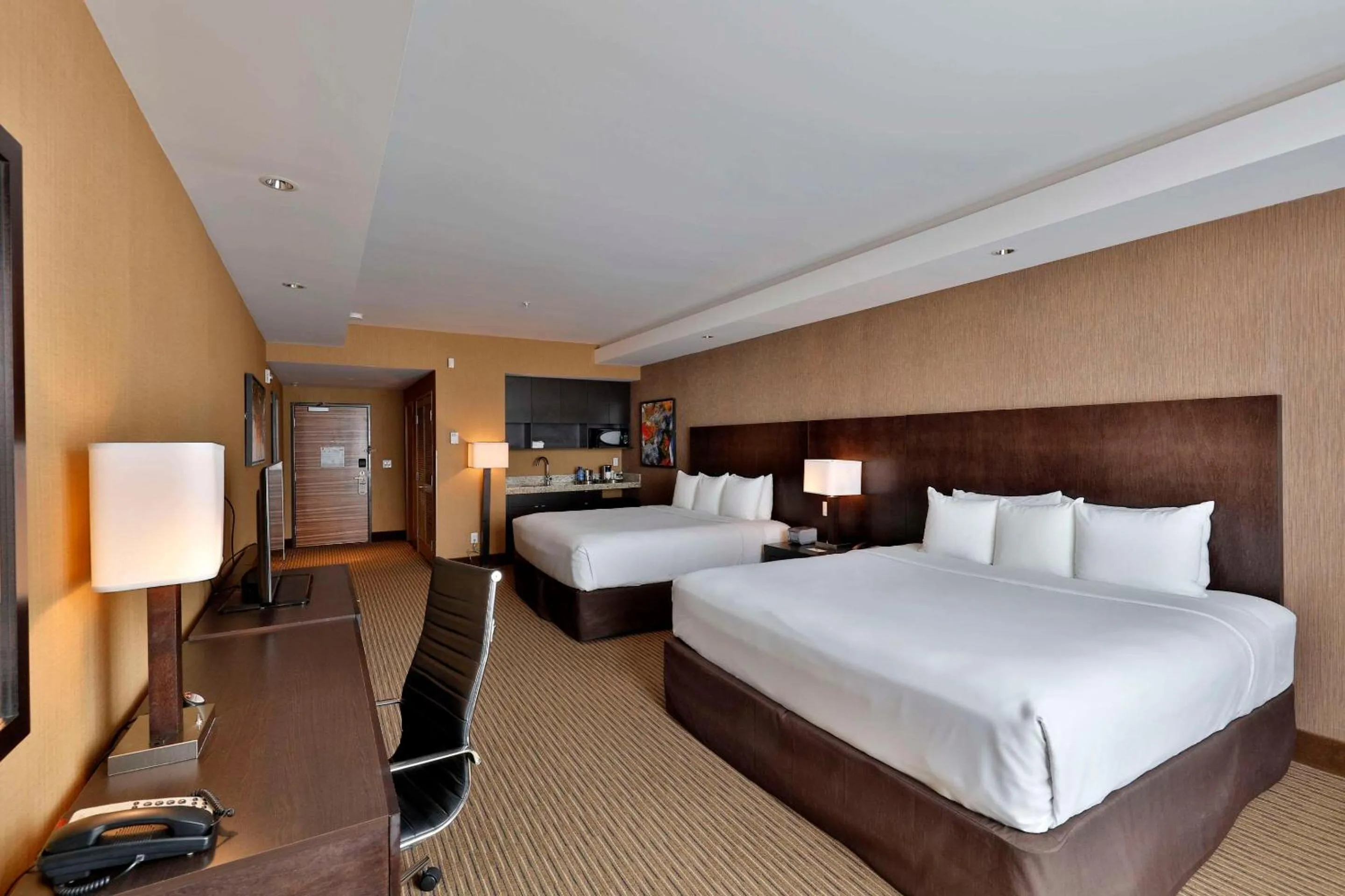 Bedroom, Bed in Edmonton Hotel & Convention Center Edmonton