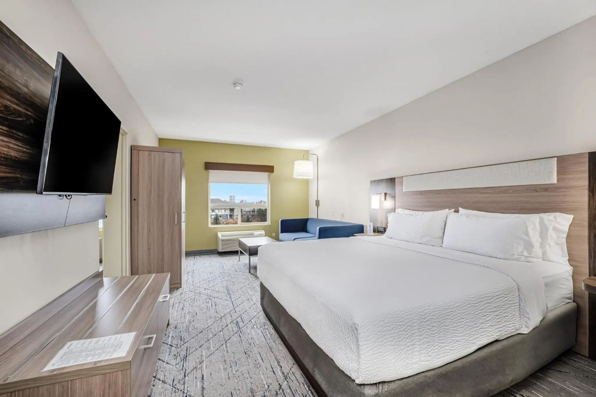 Photo of the whole room, Bed in Holiday Inn Express Hotel & Suites-Edmonton South by IHG