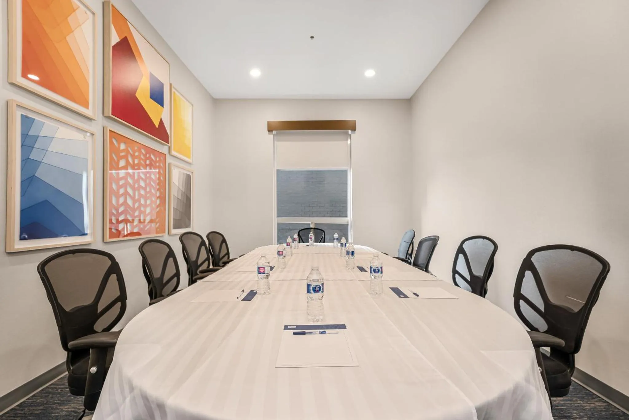 Meeting/conference room in Holiday Inn Express Hotel & Suites-Edmonton South by IHG
