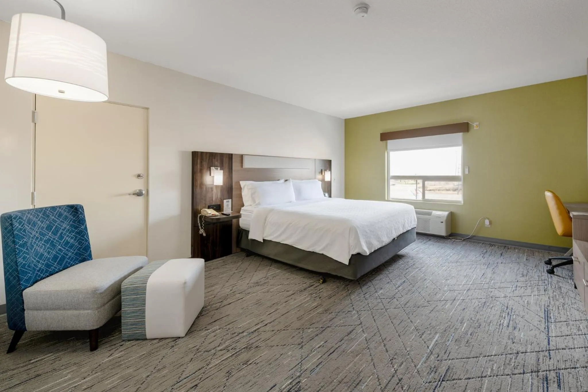 Photo of the whole room, Bed in Holiday Inn Express Hotel & Suites-Edmonton South by IHG