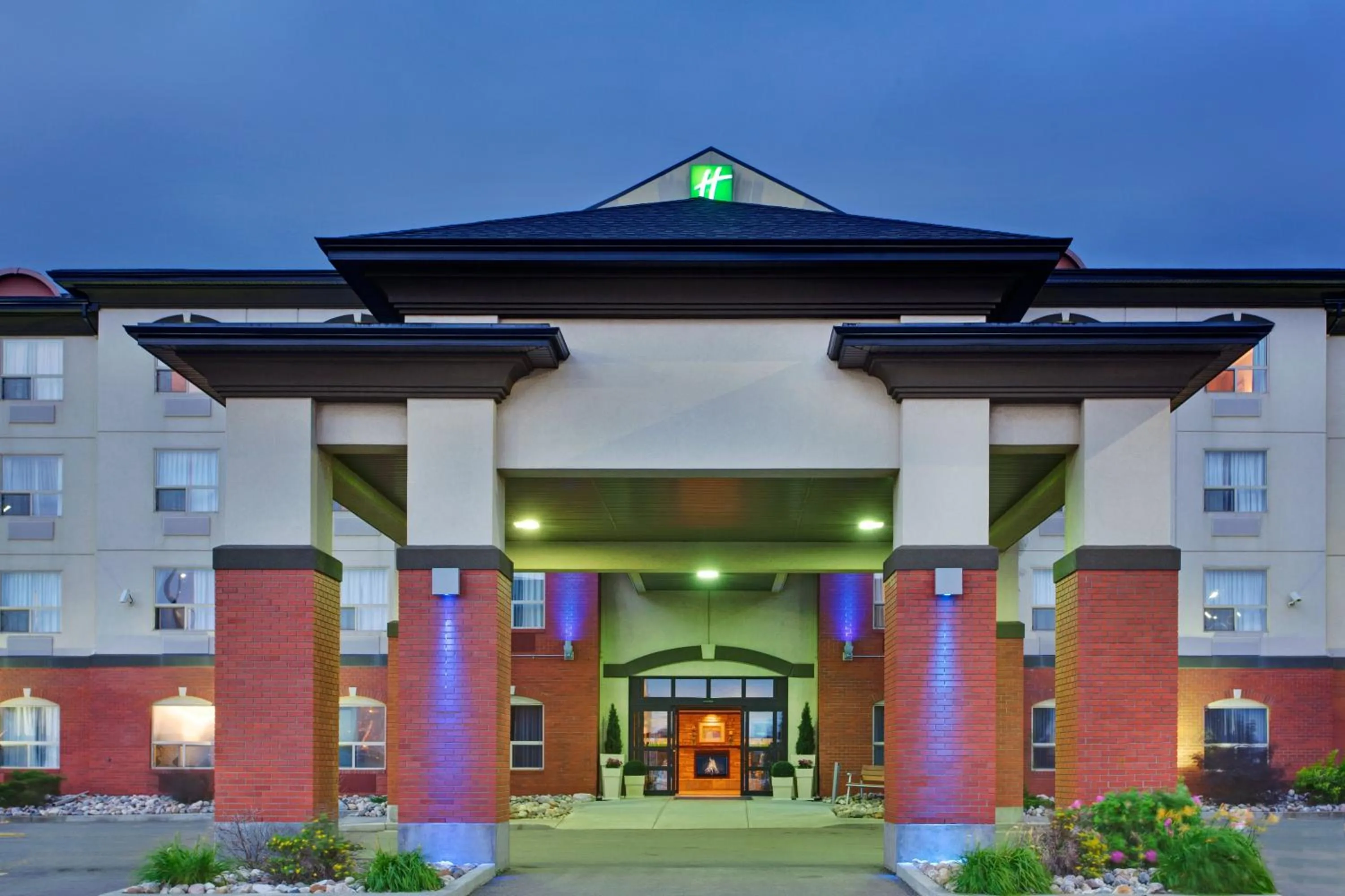 Property building in Holiday Inn Express Hotel & Suites Sherwood Park-Edmonton Area by IHG