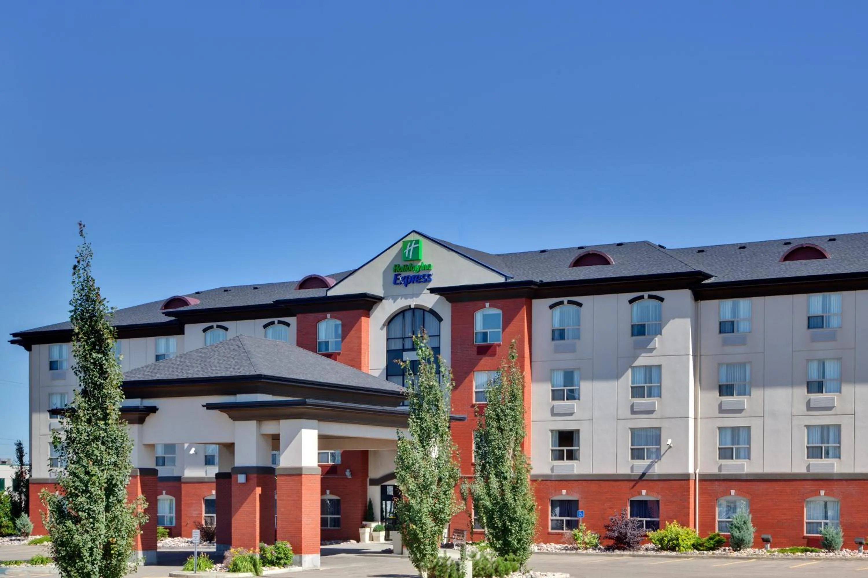 Property building in Holiday Inn Express Hotel & Suites Sherwood Park-Edmonton Area by IHG