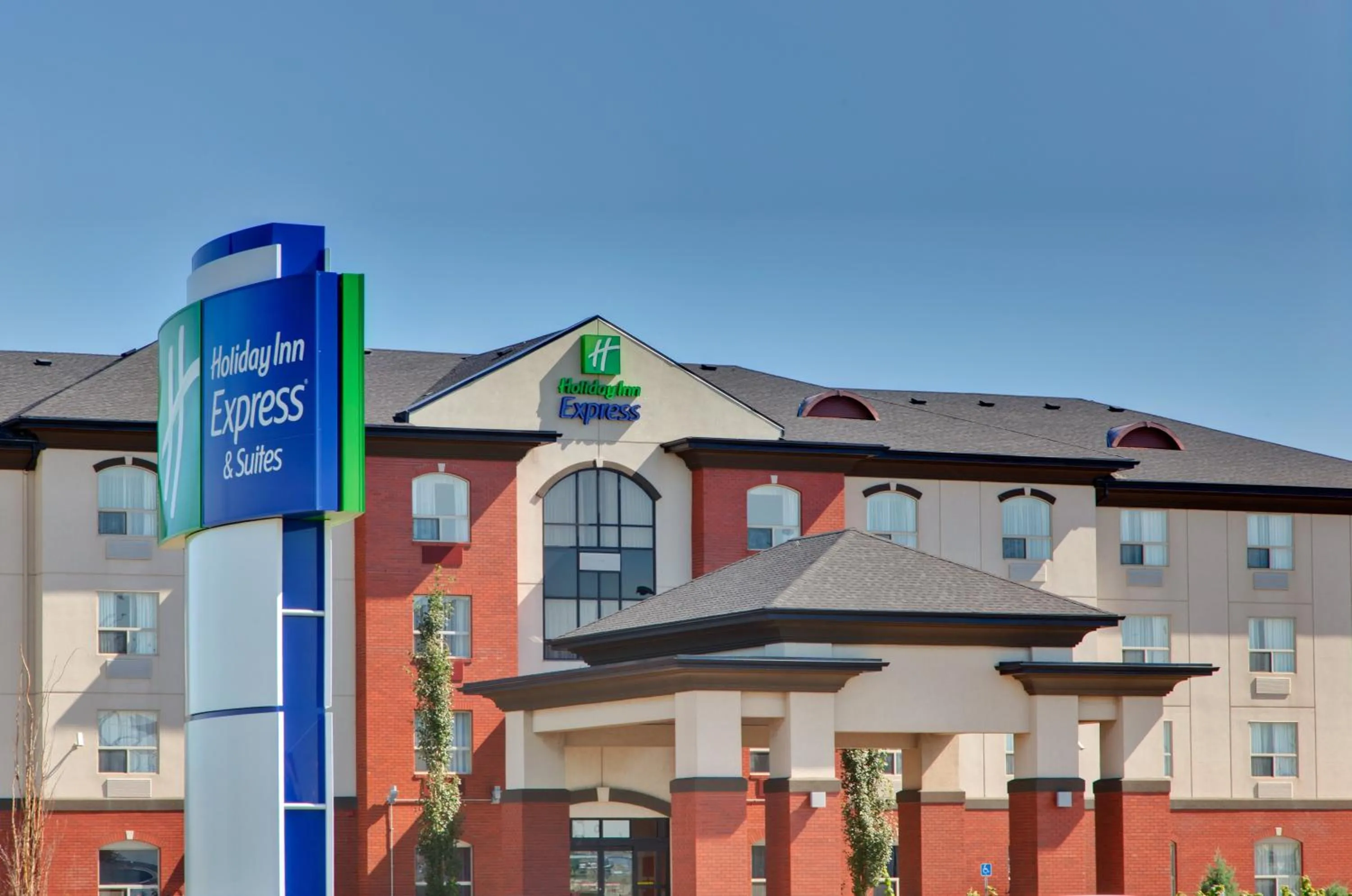 Property building in Holiday Inn Express Hotel & Suites Sherwood Park-Edmonton Area by IHG