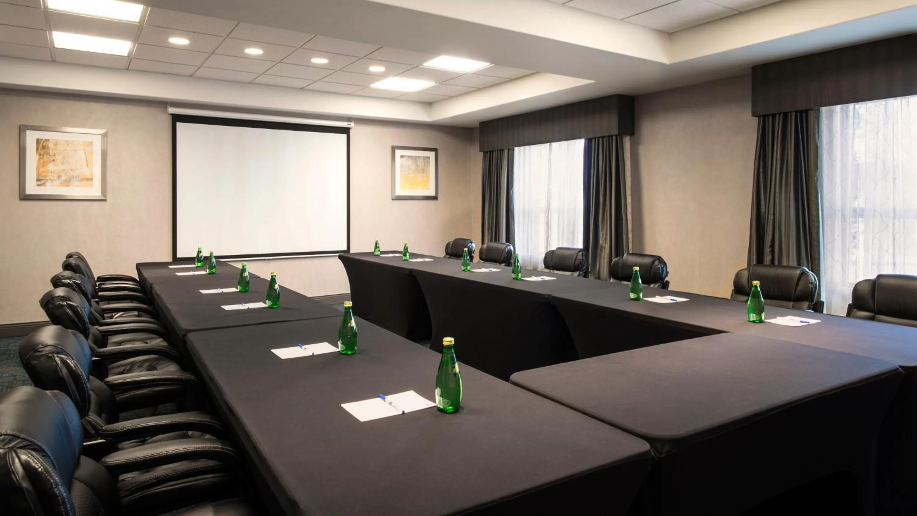 Meeting/conference room in Holiday Inn Express Hotel & Suites Sherwood Park-Edmonton Area by IHG
