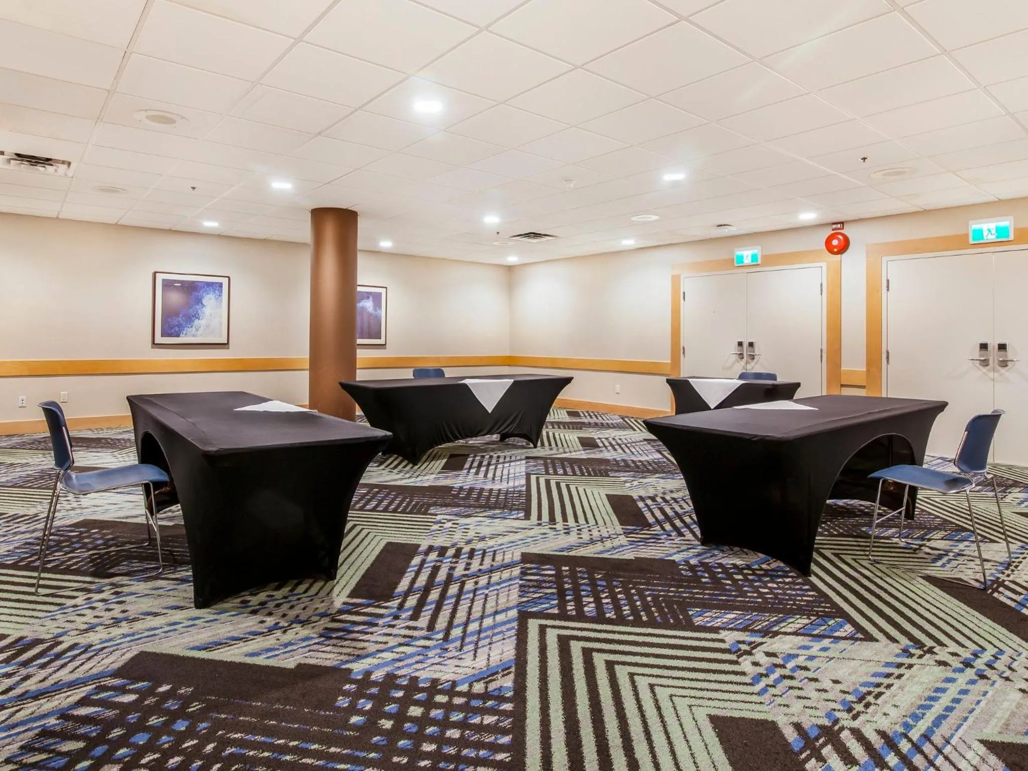 Meeting/conference room in Holiday Inn Express & Suites Langley by IHG