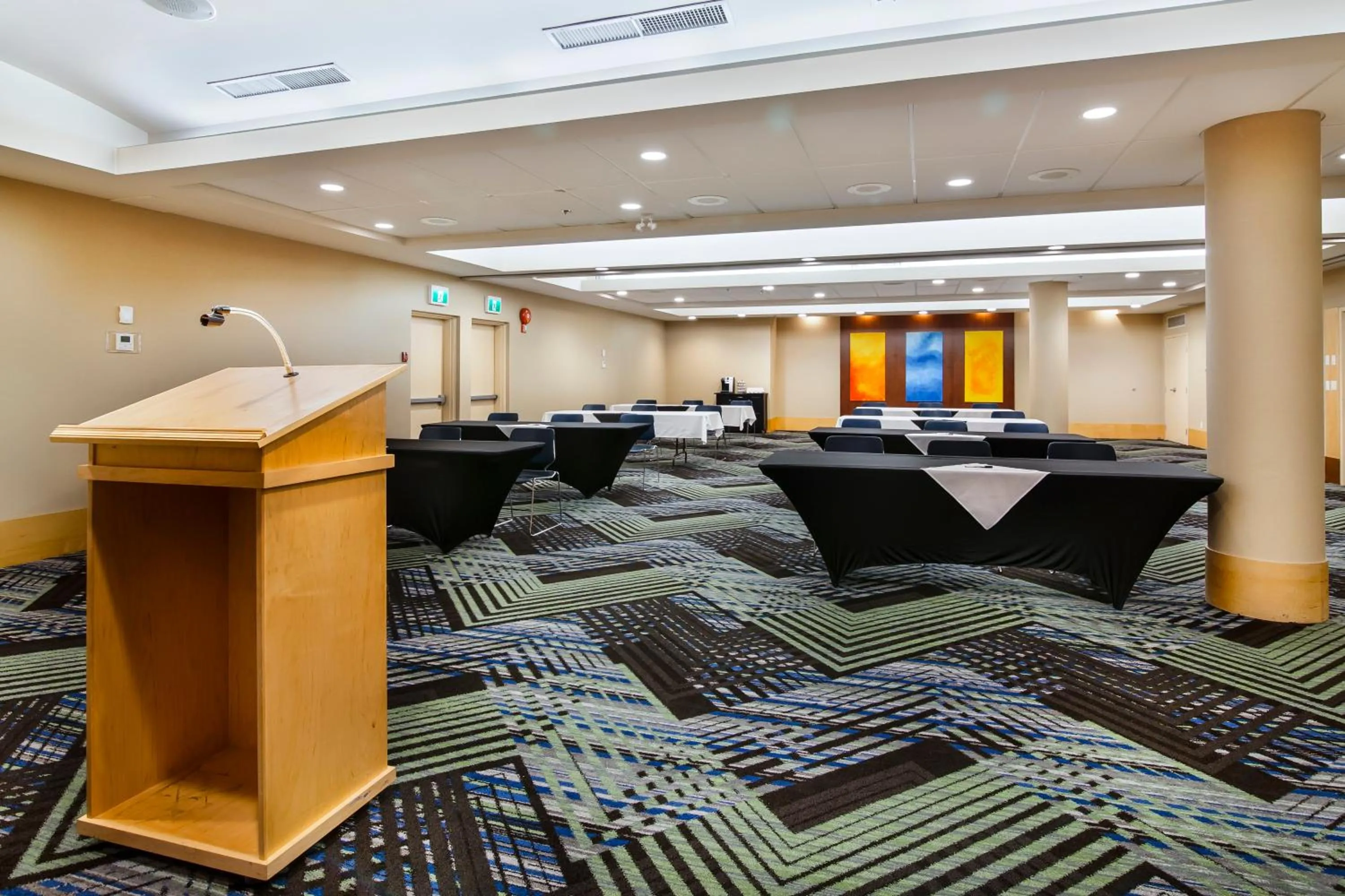 Meeting/conference room in Holiday Inn Express & Suites Langley by IHG
