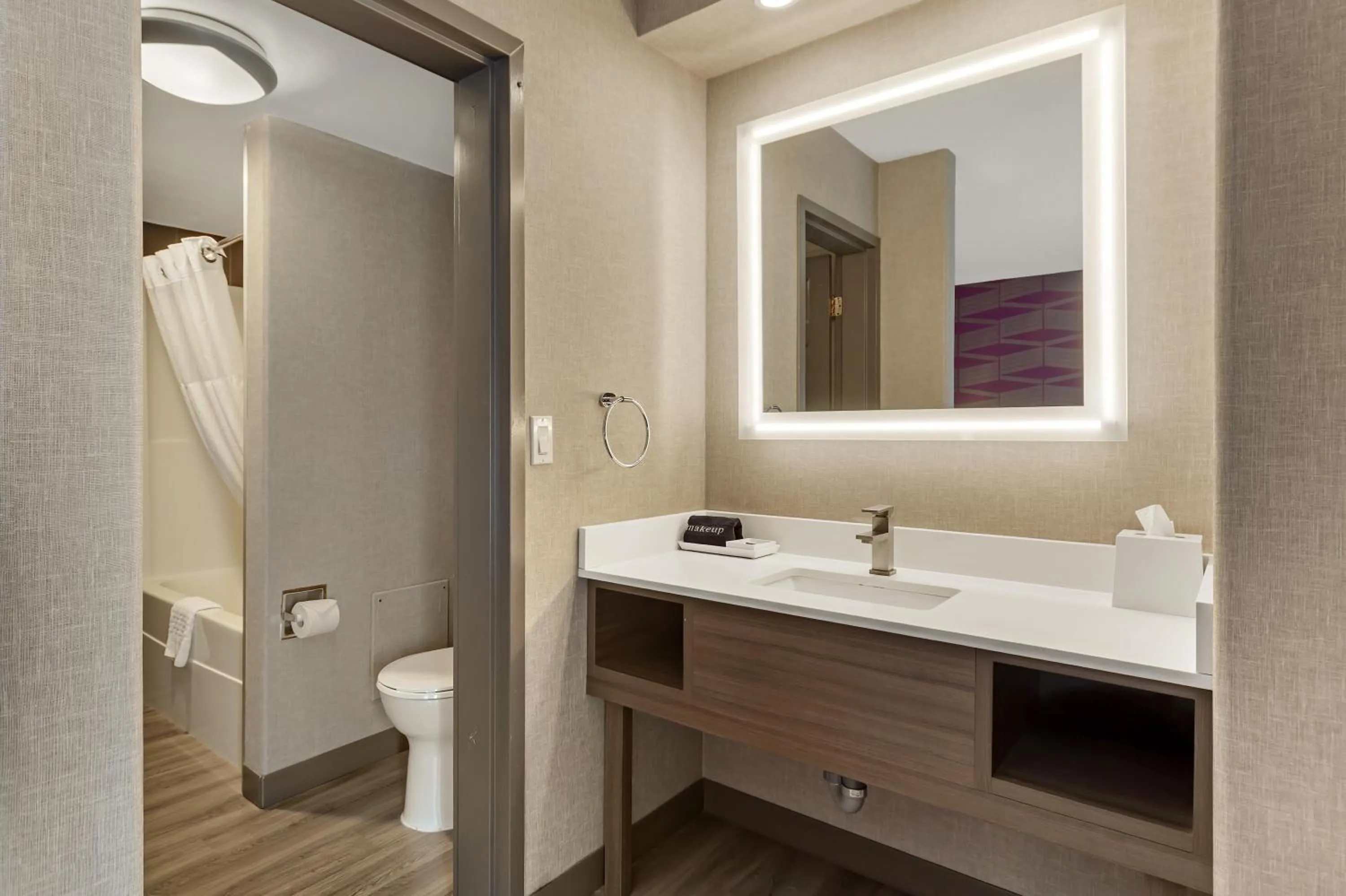 Bedroom in Best Western Plus West Edmonton