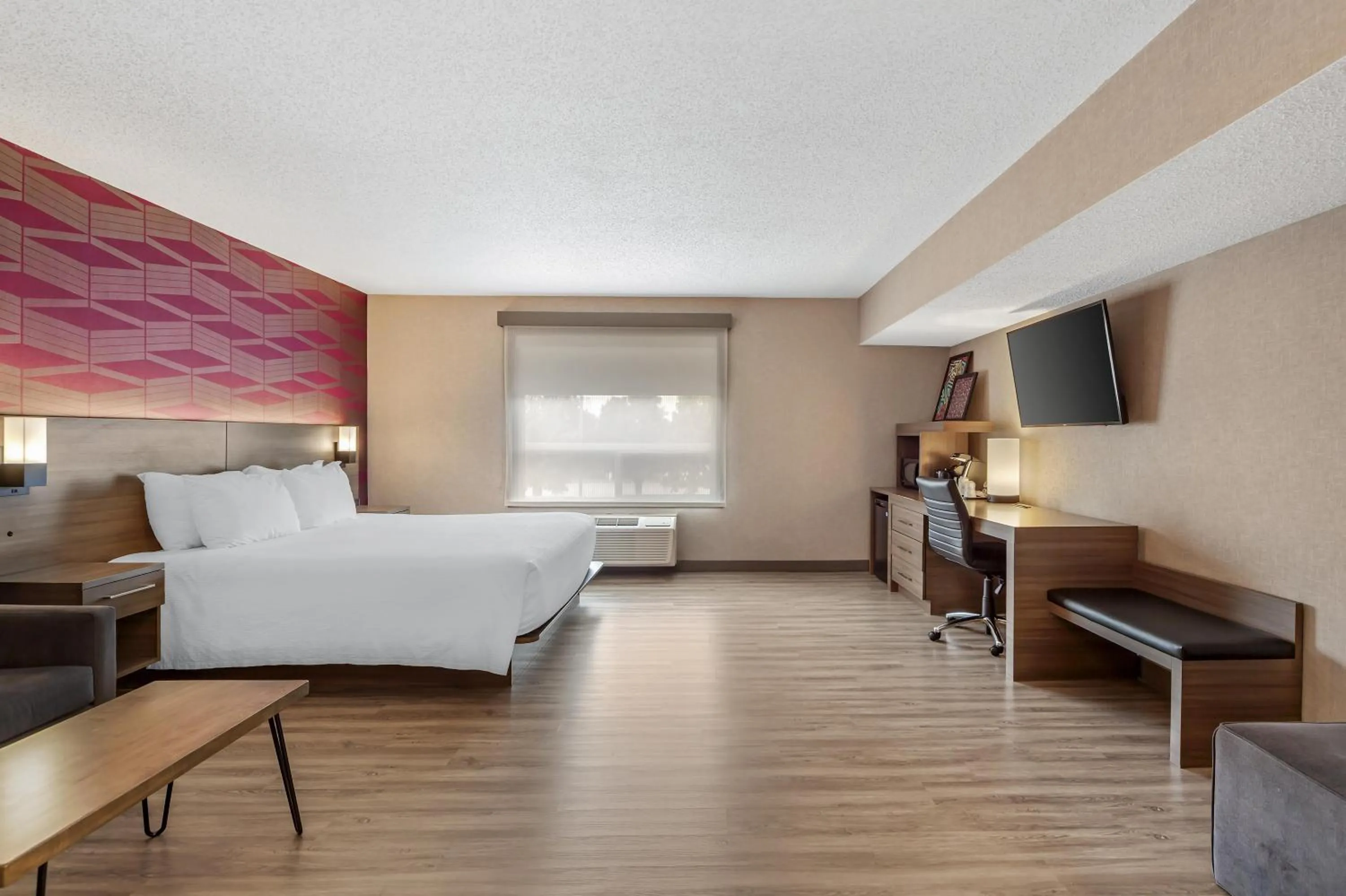 Bedroom, Bed in Best Western Plus West Edmonton