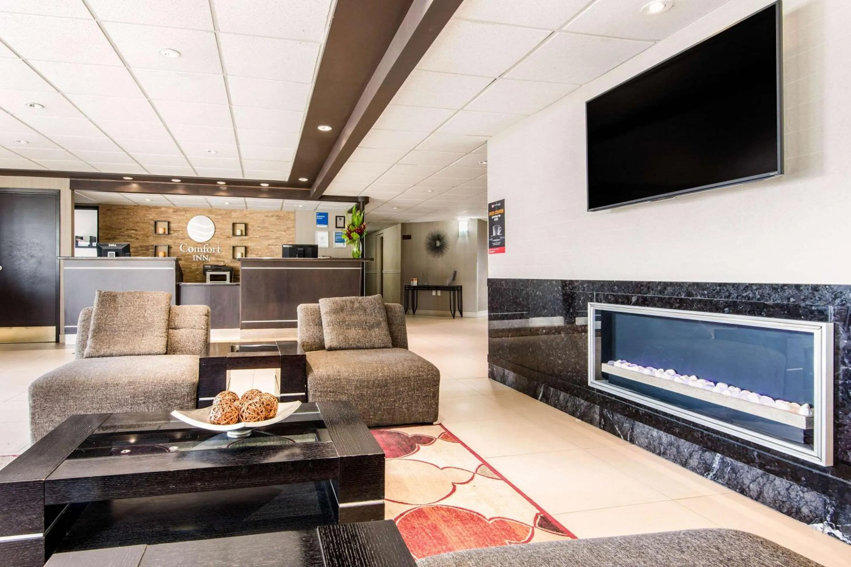 Lobby or reception in Comfort Inn Airport West