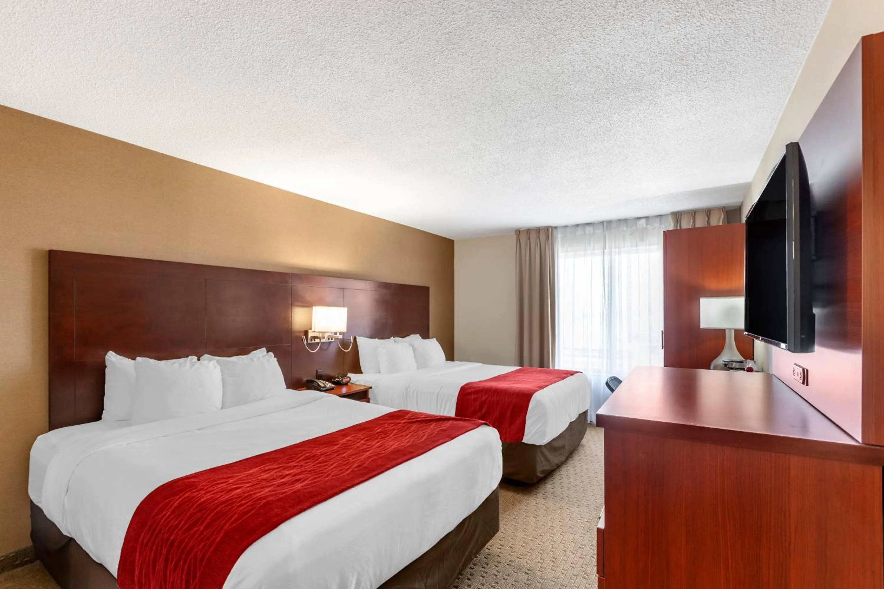 Bedroom, Bed in Comfort Inn Airport West