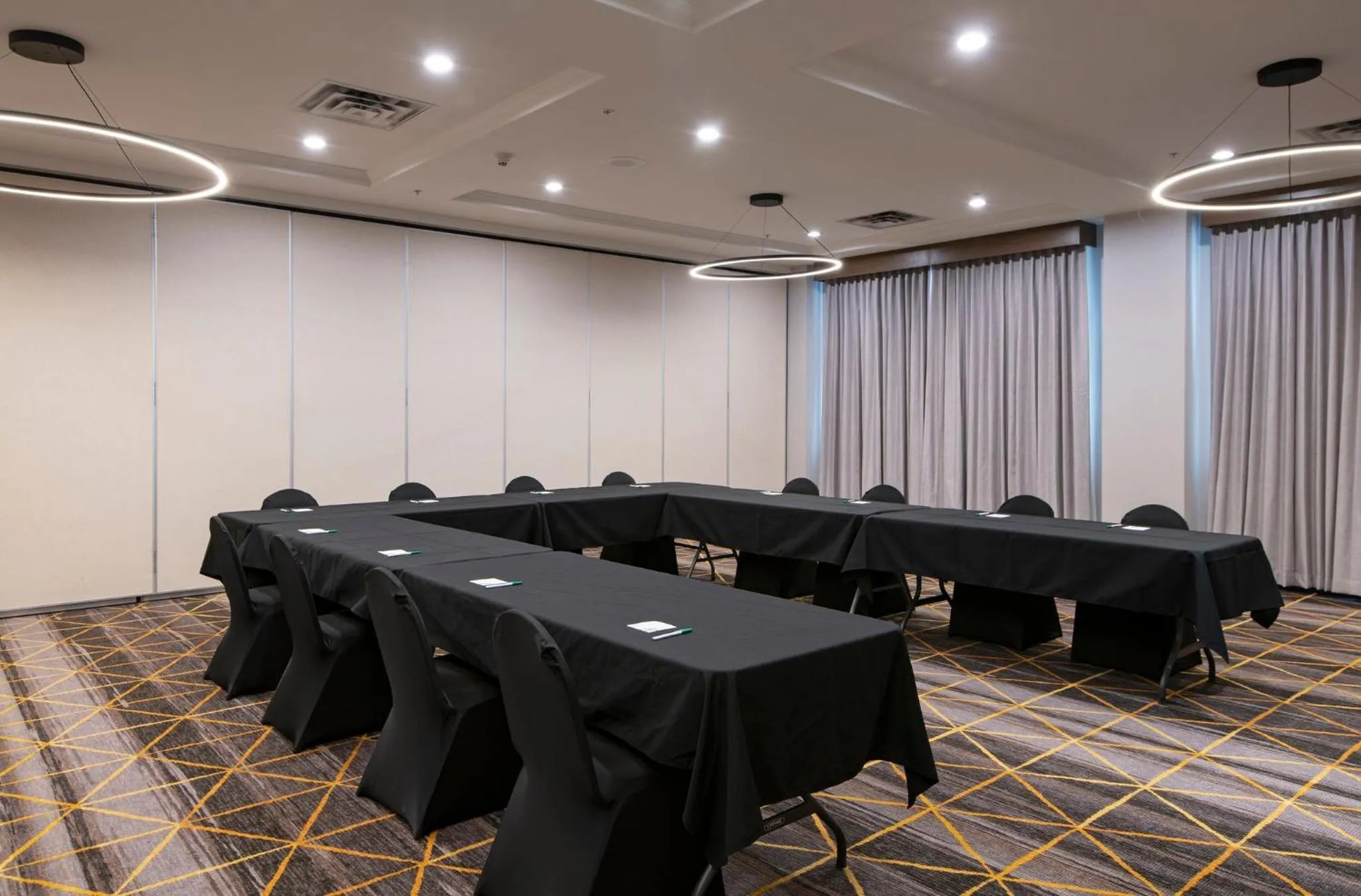 Meeting/conference room in Holiday Inn Hotel and Suites-Kamloops by IHG